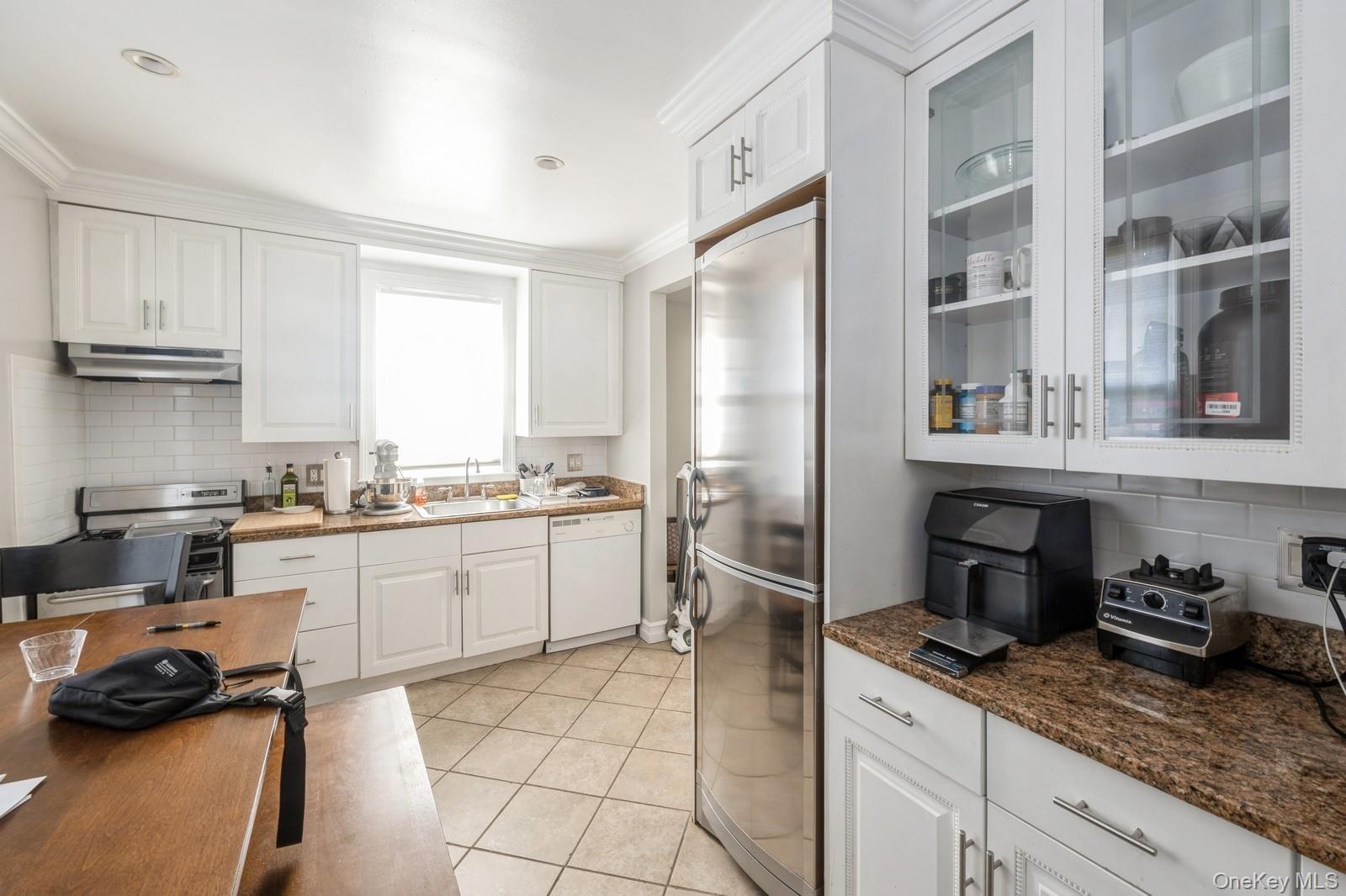 #5 photo, 9 Hyatt Avenue, Yonkers , NY 10704