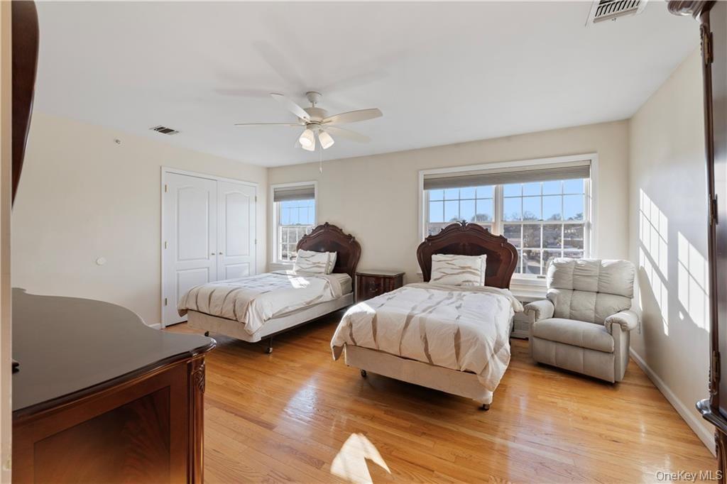 #20 photo, 3307 Parkview Drive, Spring Valley , NY 10977