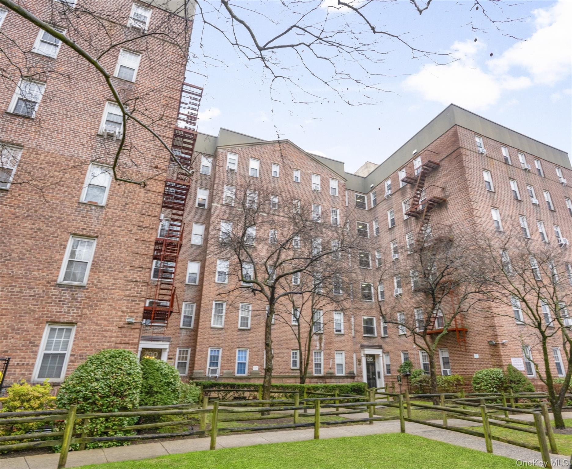 #14 photo, 786 Bronx River Road, ব্রঙ্কস Bronxville , NY 10708