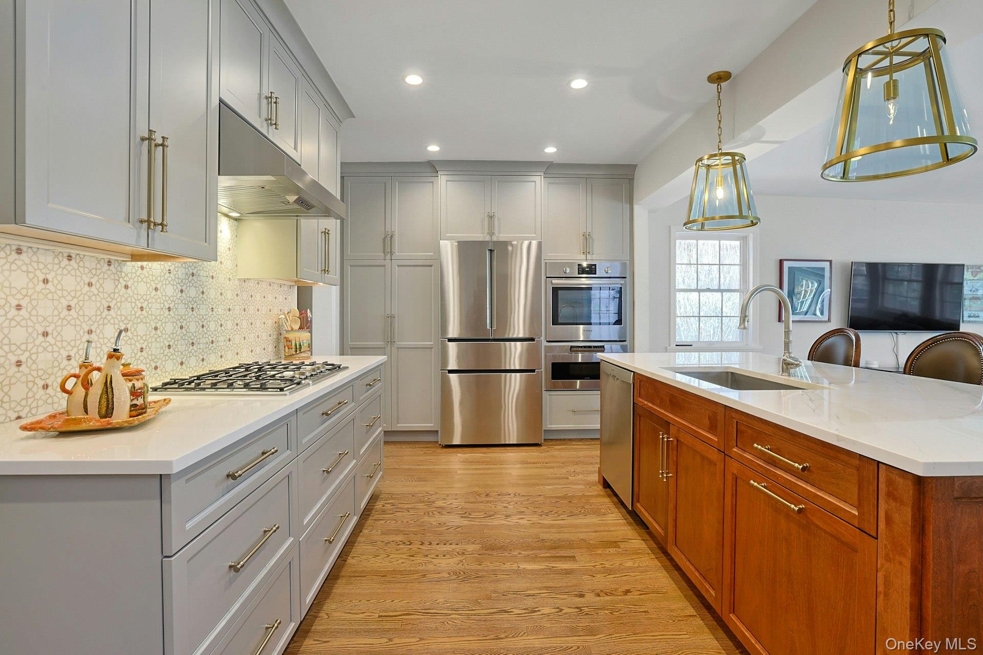 #17 photo, 81 Oxford Road, New Rochelle , NY 10804