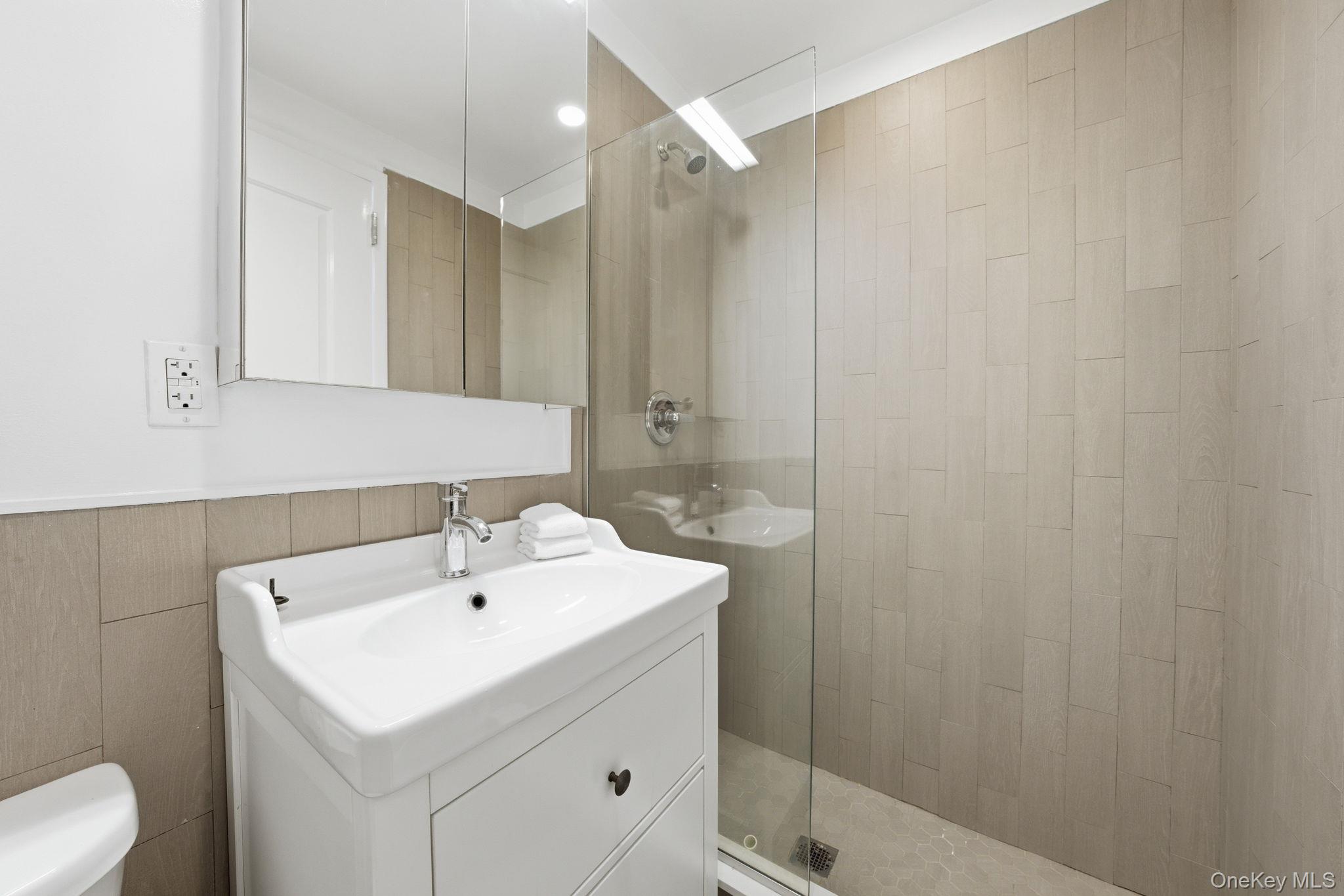 #12 photo, 236 W 112th Street, New York (Manhattan) , NY 10026