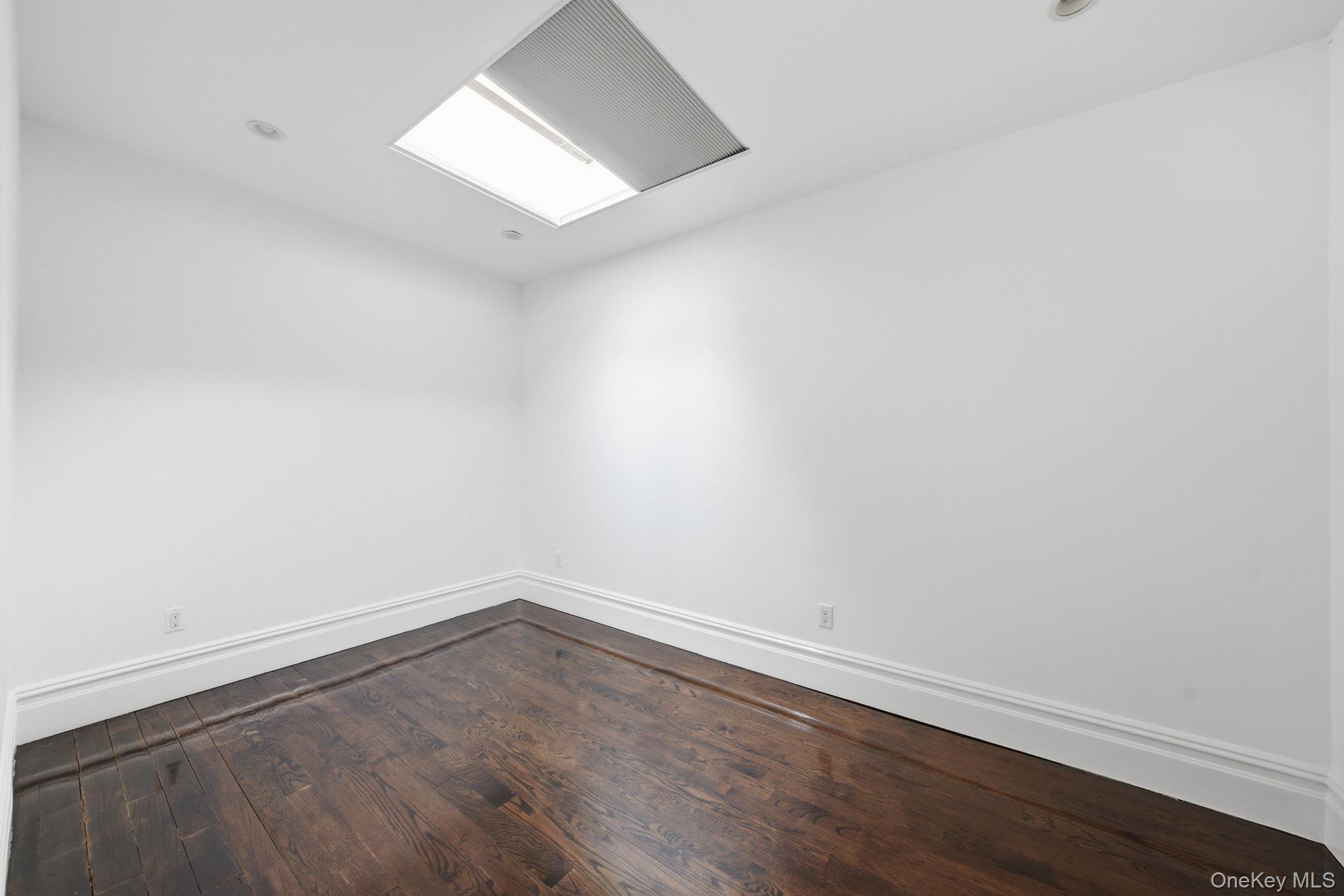 #13 photo, 236 W 112th Street, New York (Manhattan) , NY 10026