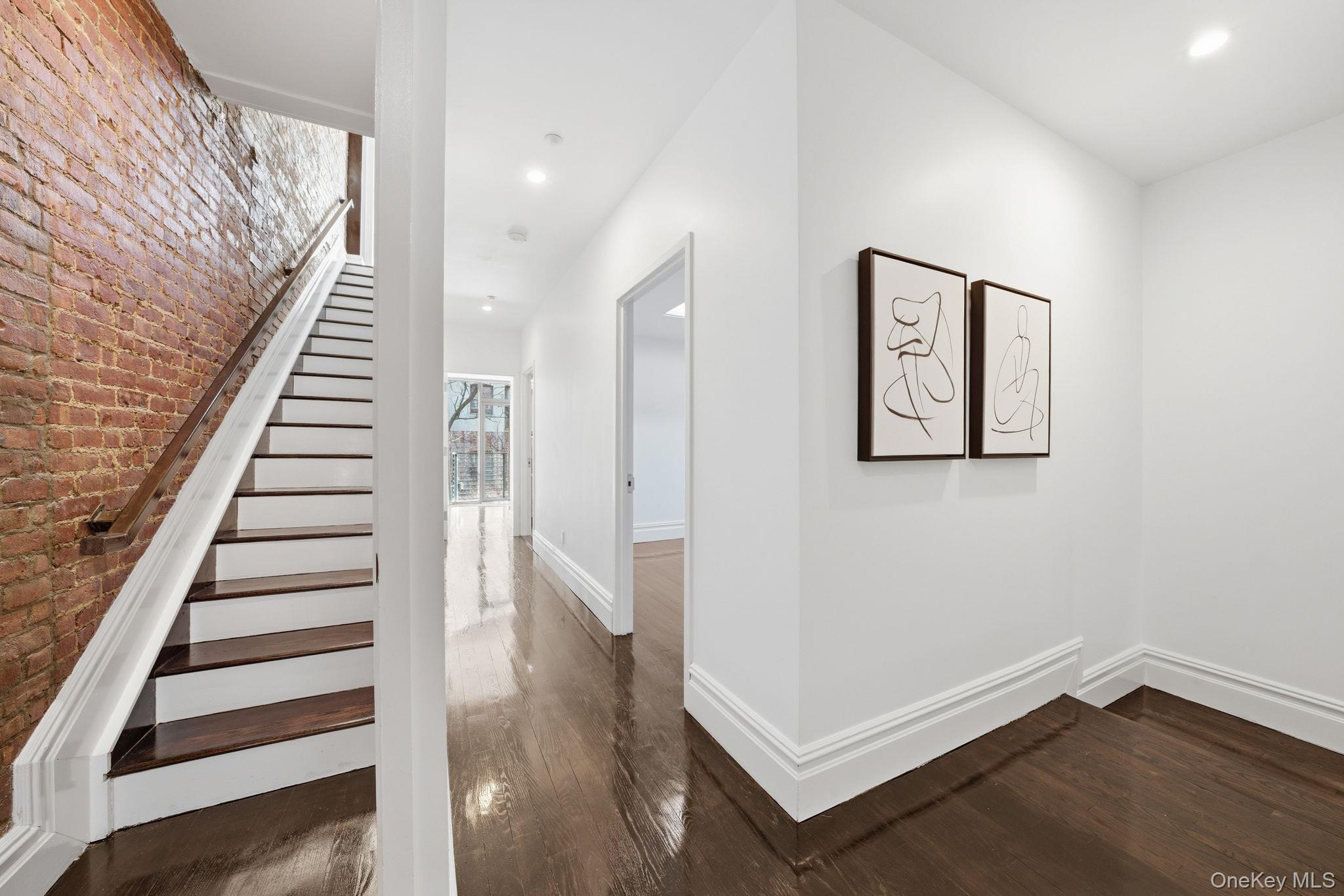 #7 photo, 236 W 112th Street, New York (Manhattan) , NY 10026