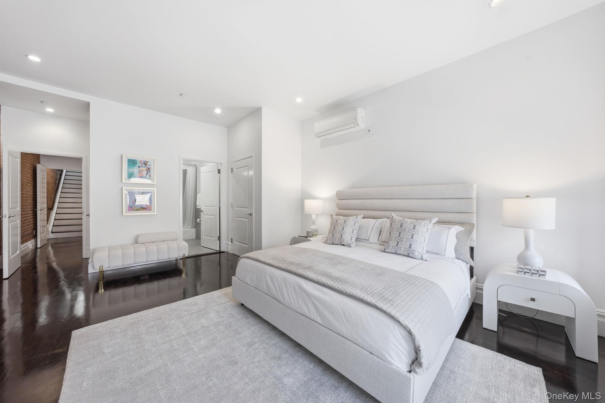 #9 photo, 236 W 112th Street, New York (Manhattan) , NY 10026