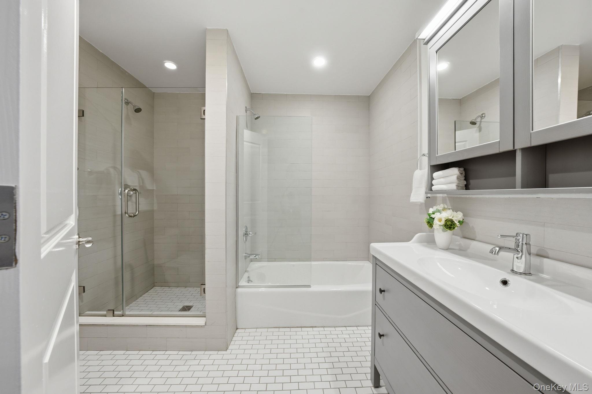 #13 photo, 236 W 112th Street, New York (Manhattan) , NY 10026