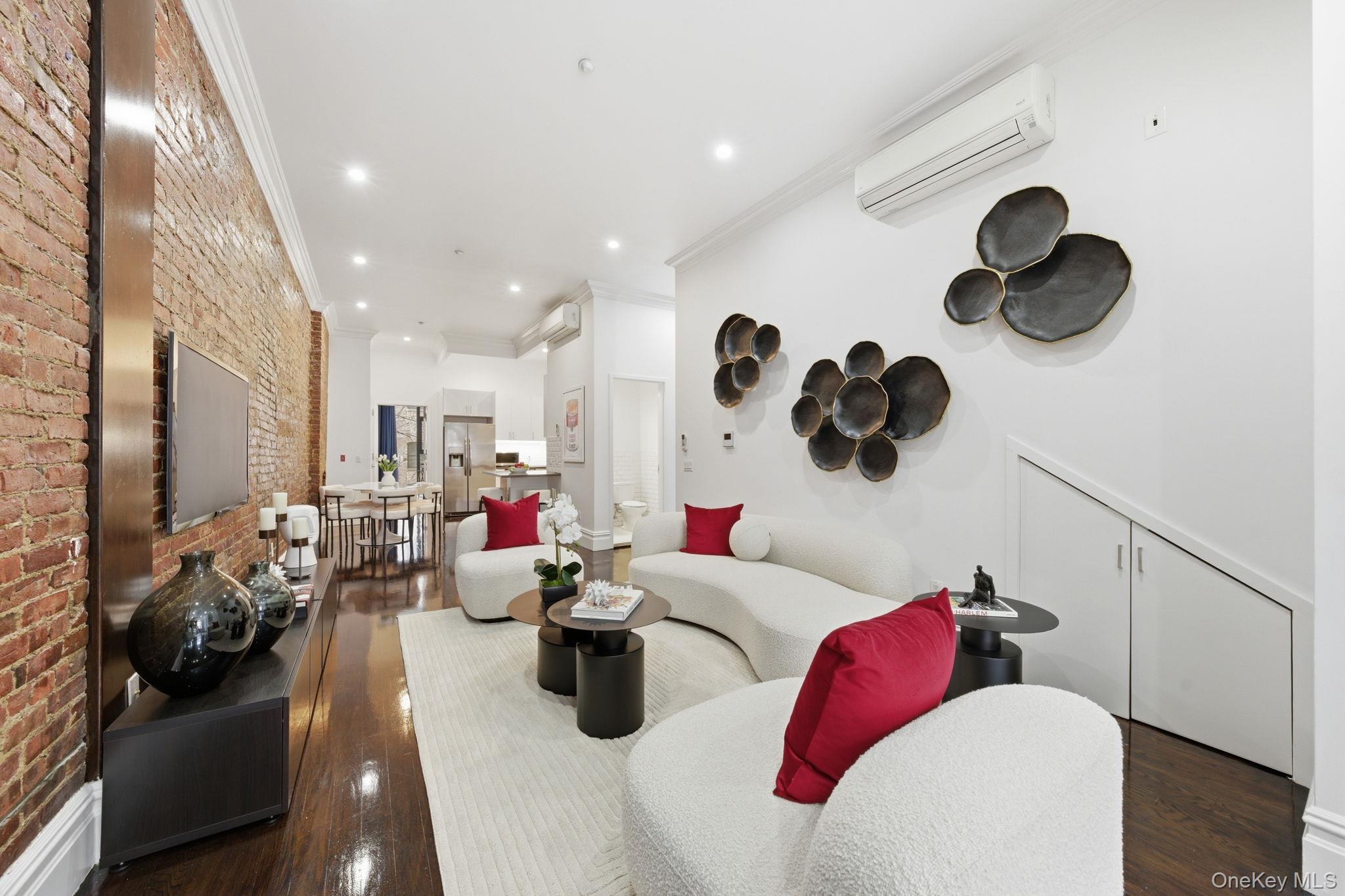 #3 photo, 236 W 112th Street, New York (Manhattan) , NY 10026