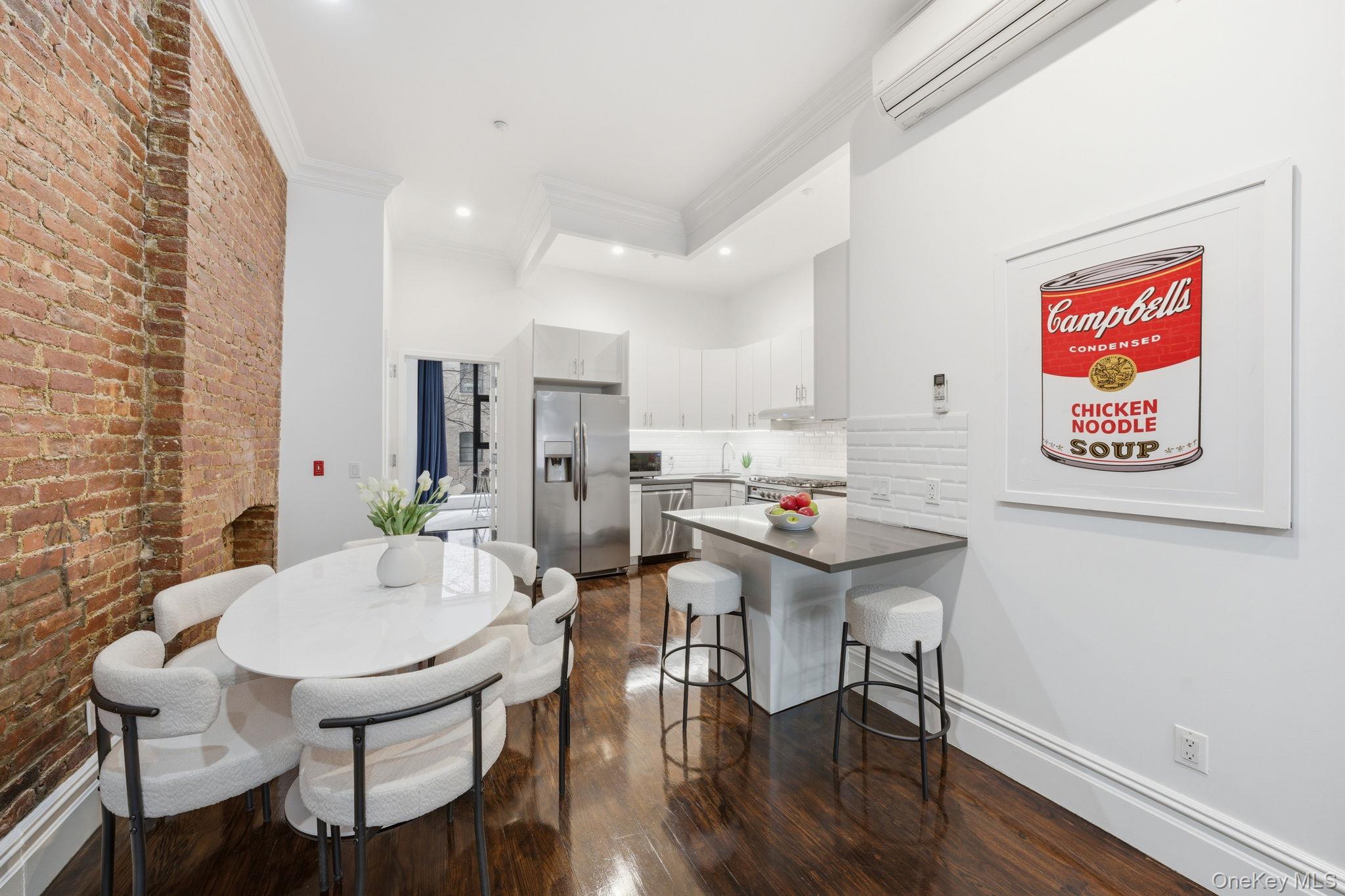 #4 photo, 236 W 112th Street, New York (Manhattan) , NY 10026