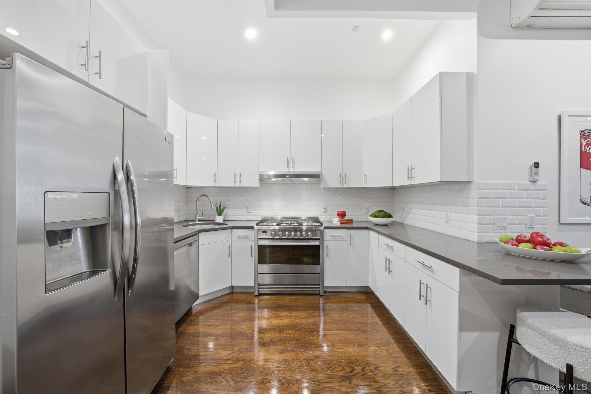 #5 photo, 236 W 112th Street, New York (Manhattan) , NY 10026