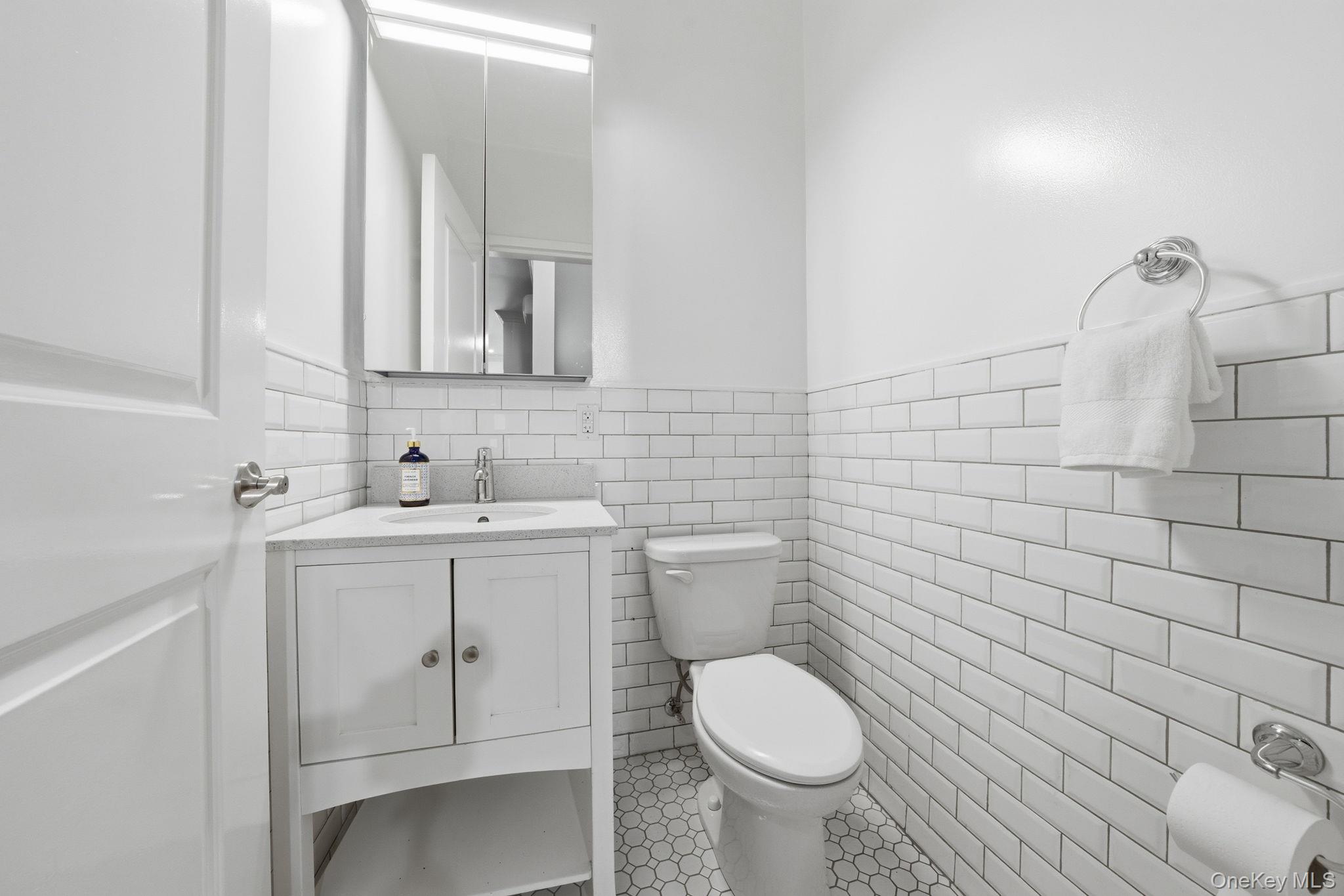 #8 photo, 236 W 112th Street, New York (Manhattan) , NY 10026