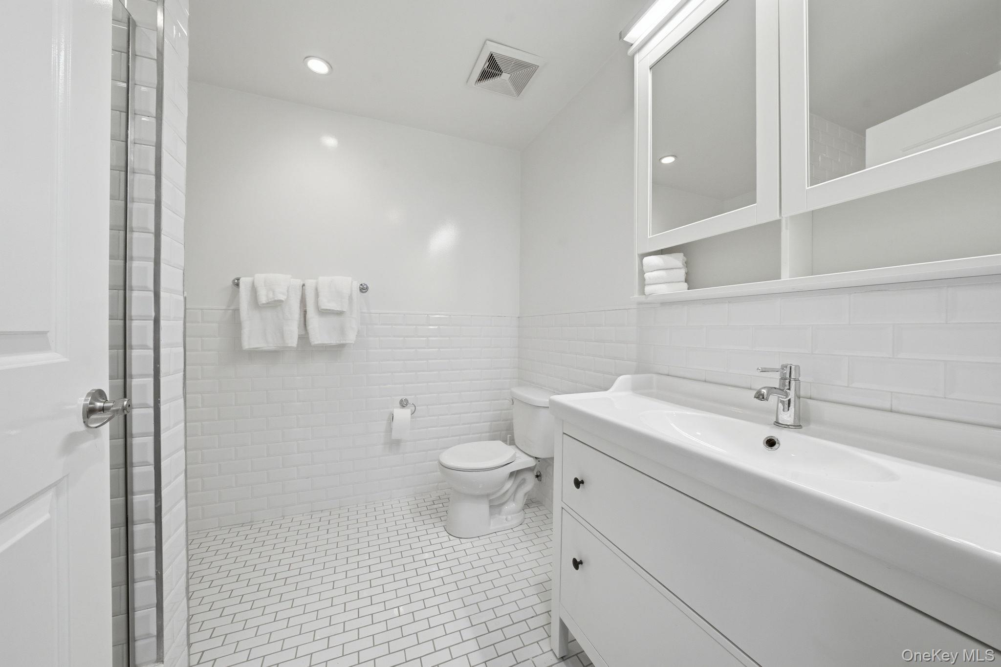 #9 photo, 236 W 112th Street, New York (Manhattan) , NY 10026