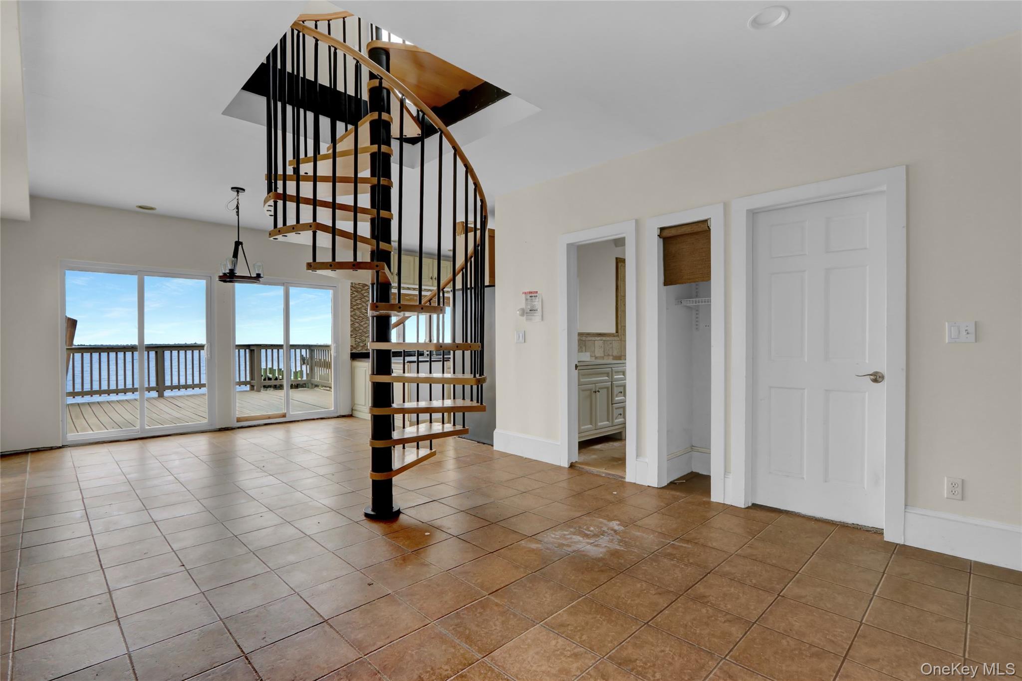 #10 photo, 894 Bay 9th Street, সাফোক কাউন্টি West Islip , NY 11795