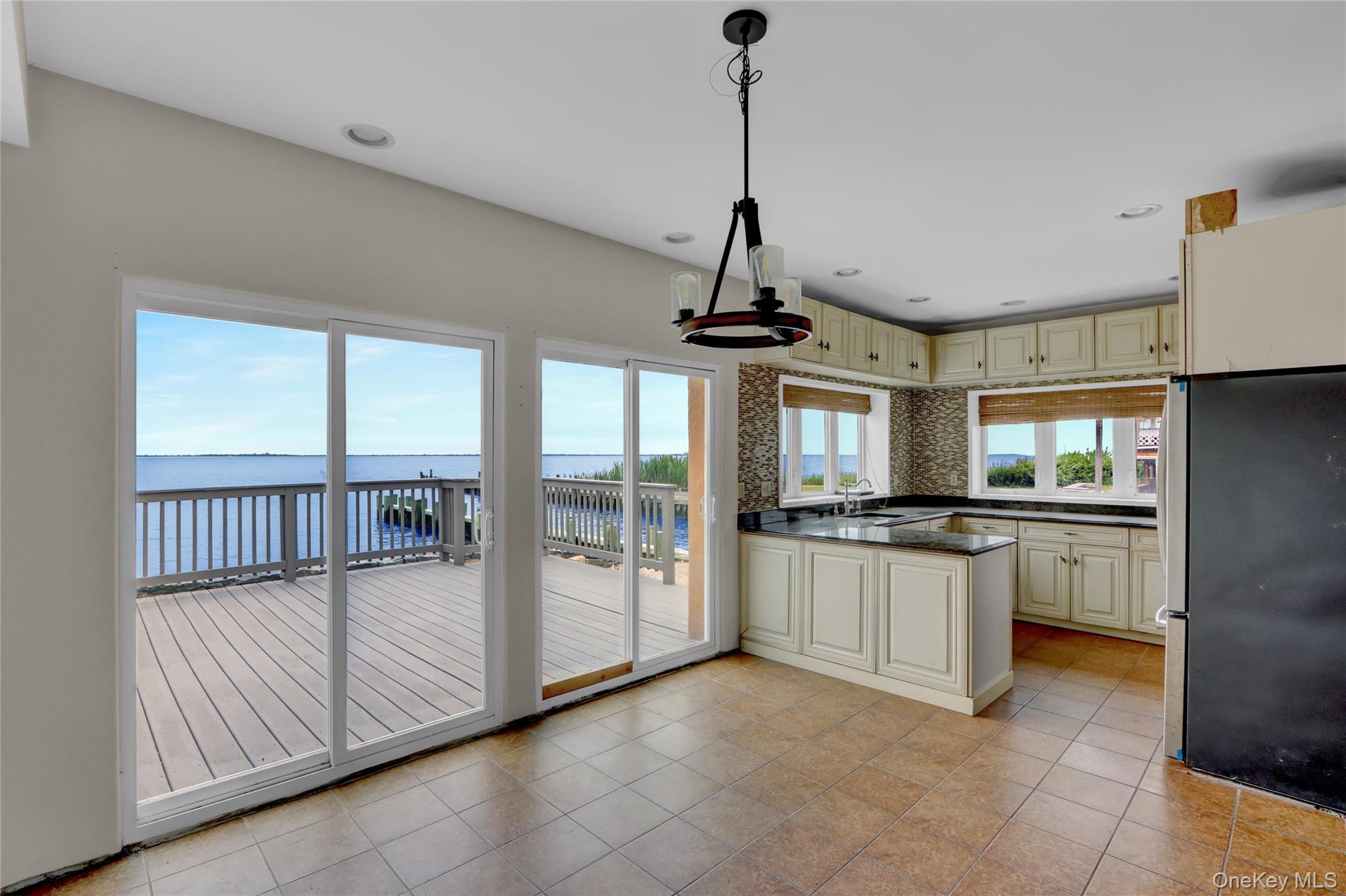 #14 photo, 894 Bay 9th Street, সাফোক কাউন্টি West Islip , NY 11795