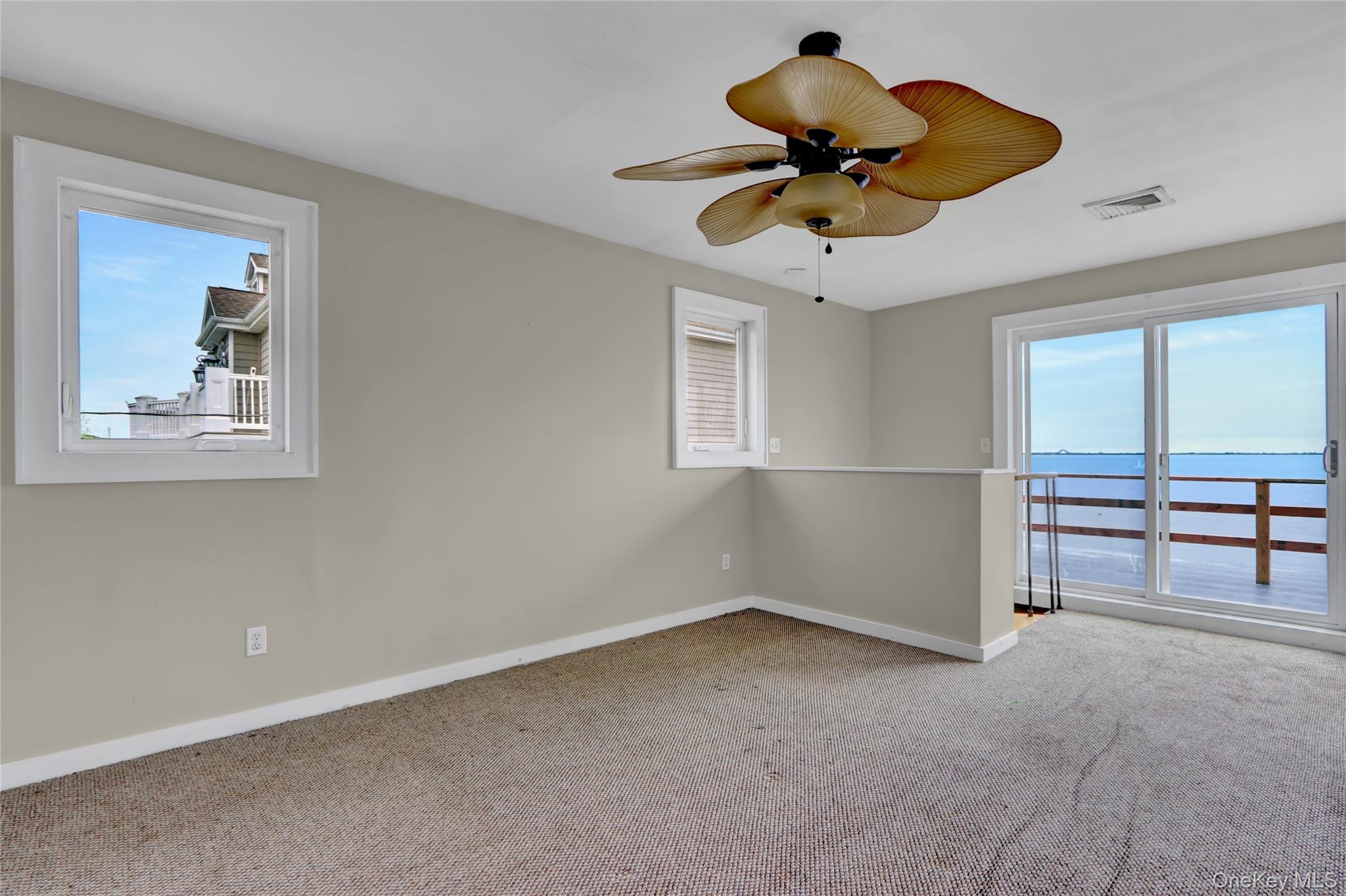 #17 photo, 894 Bay 9th Street, সাফোক কাউন্টি West Islip , NY 11795