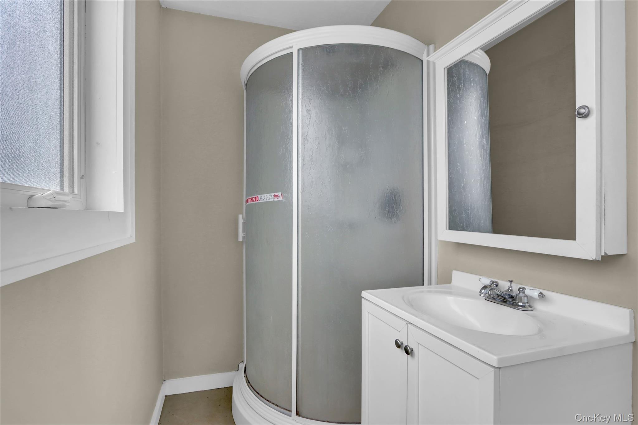 #20 photo, 894 Bay 9th Street, সাফোক কাউন্টি West Islip , NY 11795