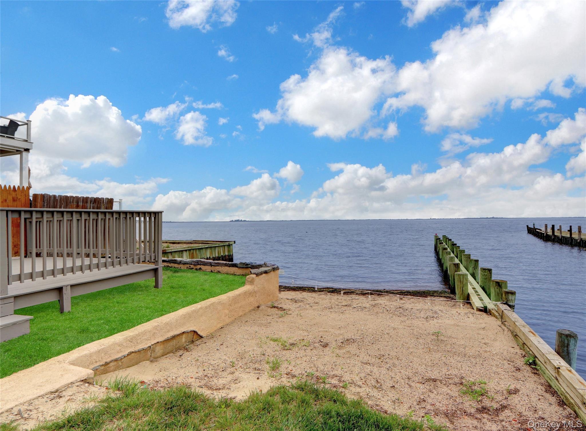 #3 photo, 894 Bay 9th Street, সাফোক কাউন্টি West Islip , NY 11795