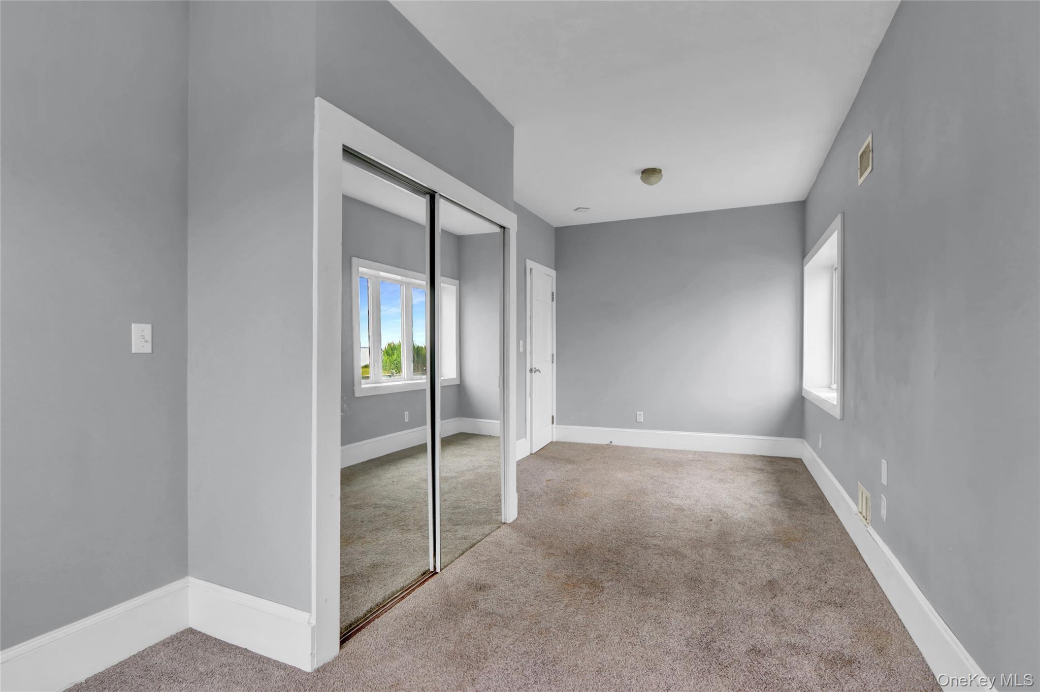 #9 photo, 894 Bay 9th Street, সাফোক কাউন্টি West Islip , NY 11795