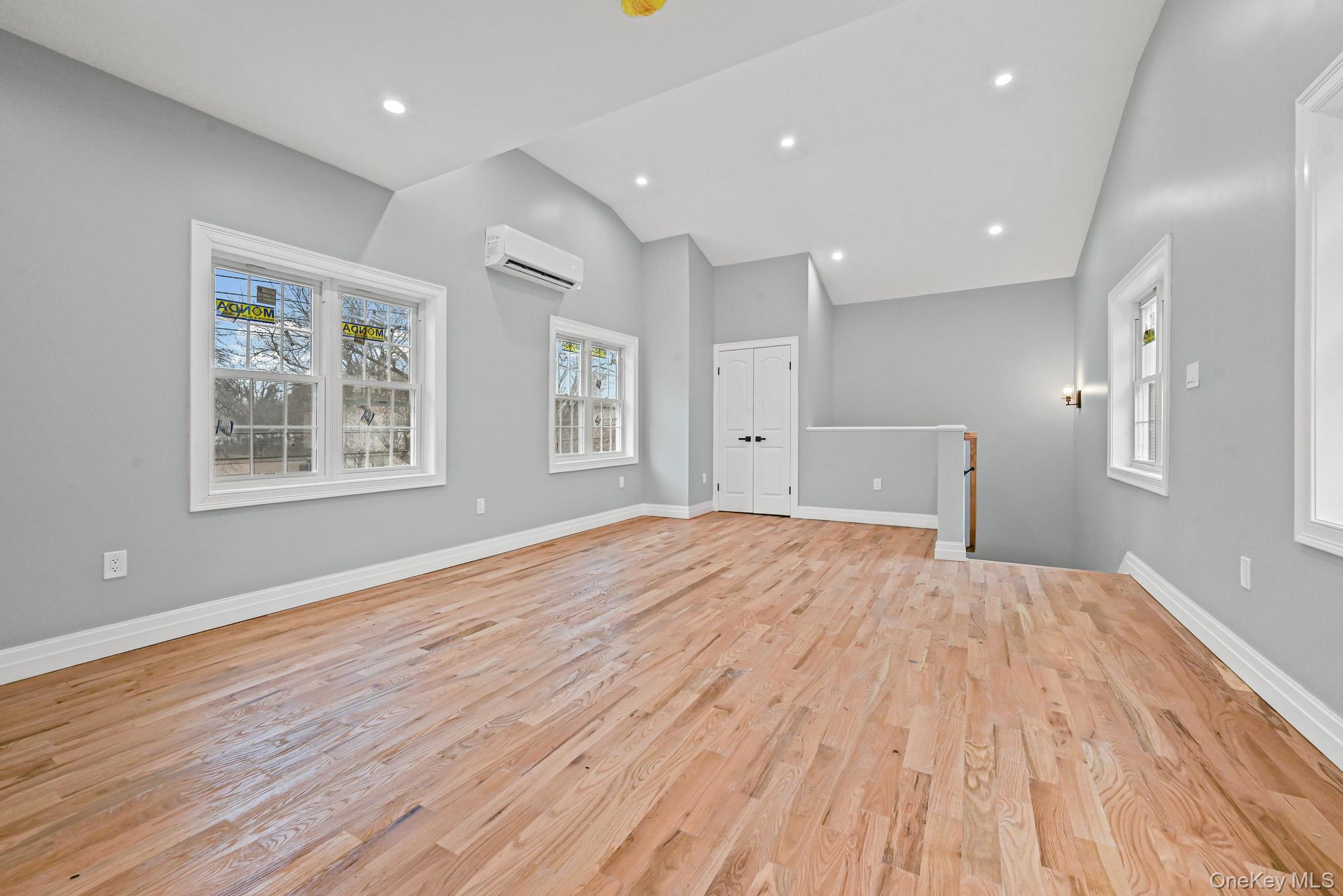 #18 photo, 118-11 Lakeview Boulevard, Jamaica South , NY 11434