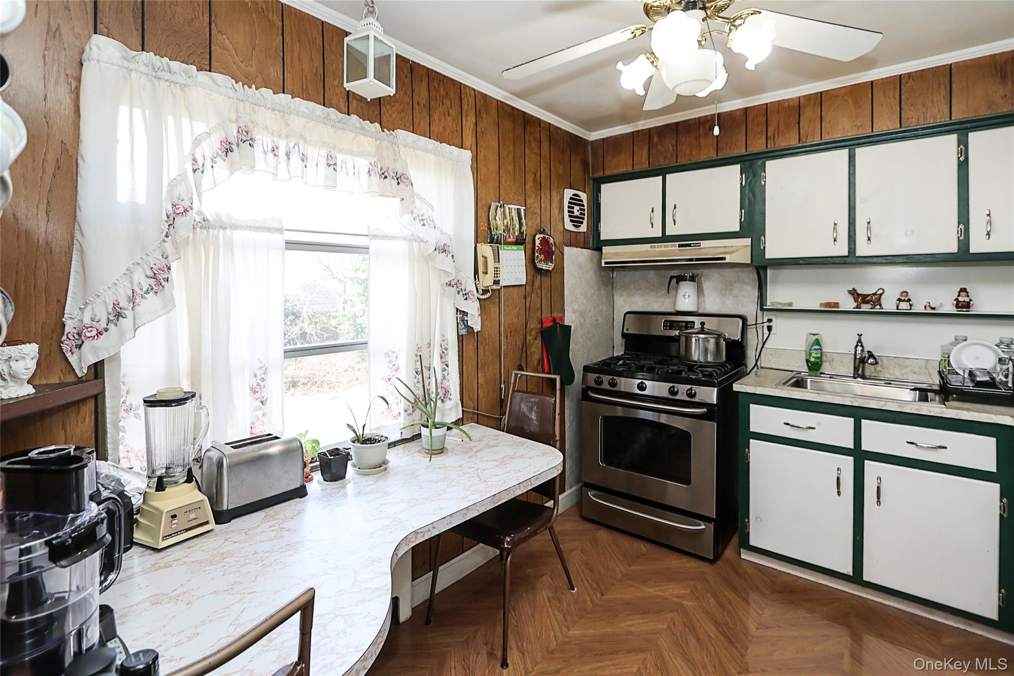 #12 photo, 11 Elton Street, নাসাউ কাউন্টি Westbury , NY 11590