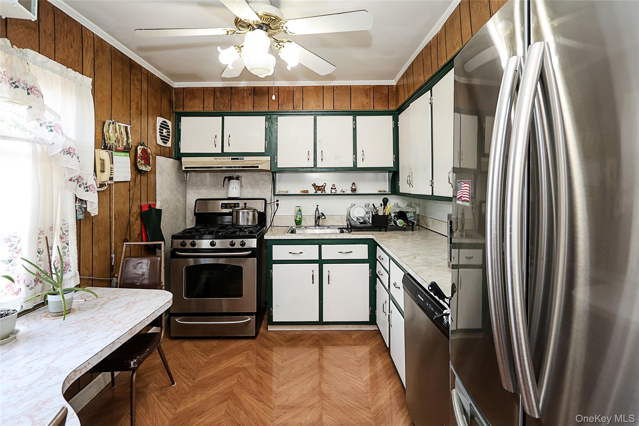 #13 photo, 11 Elton Street, নাসাউ কাউন্টি Westbury , NY 11590