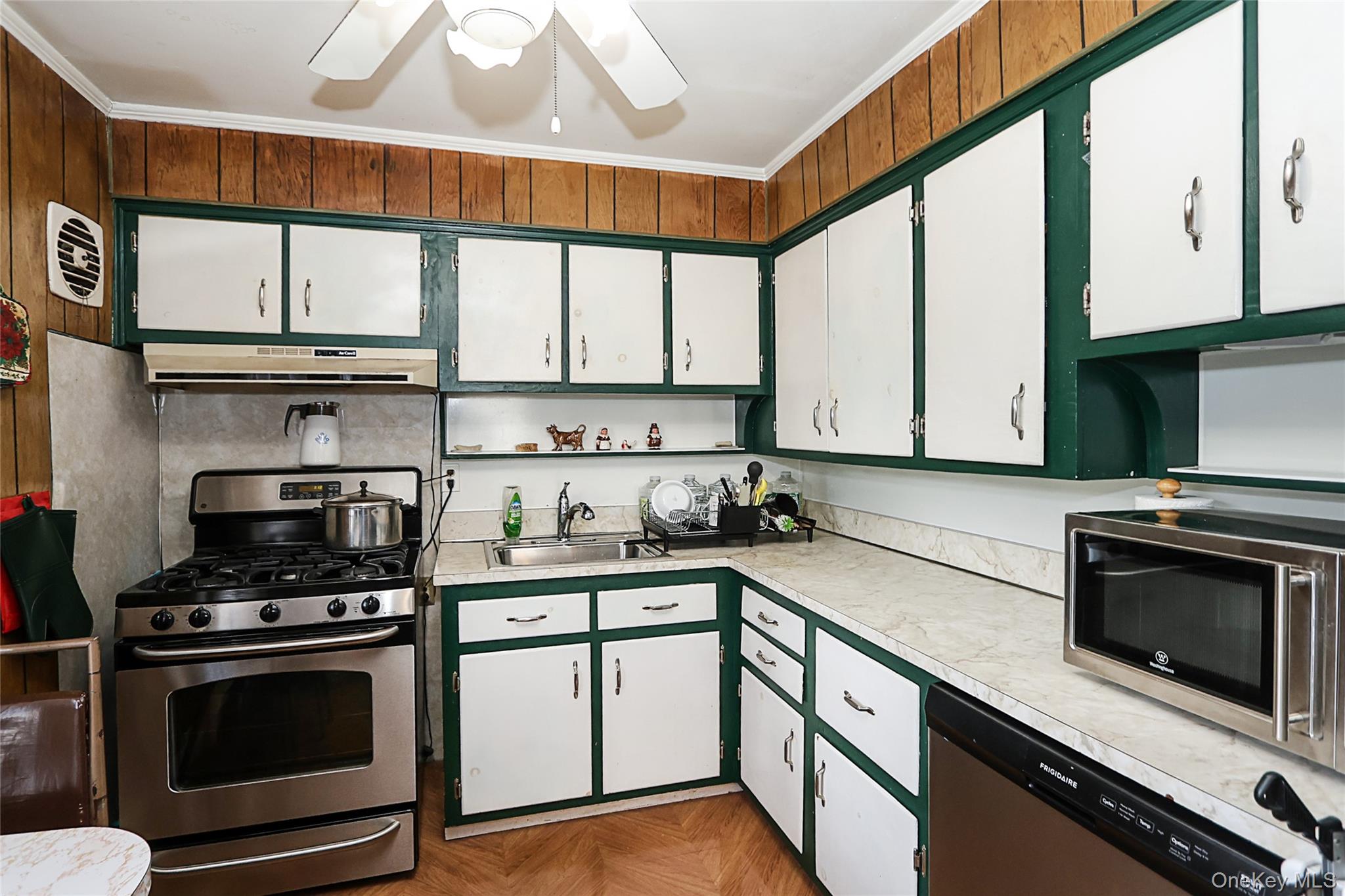 #14 photo, 11 Elton Street, নাসাউ কাউন্টি Westbury , NY 11590