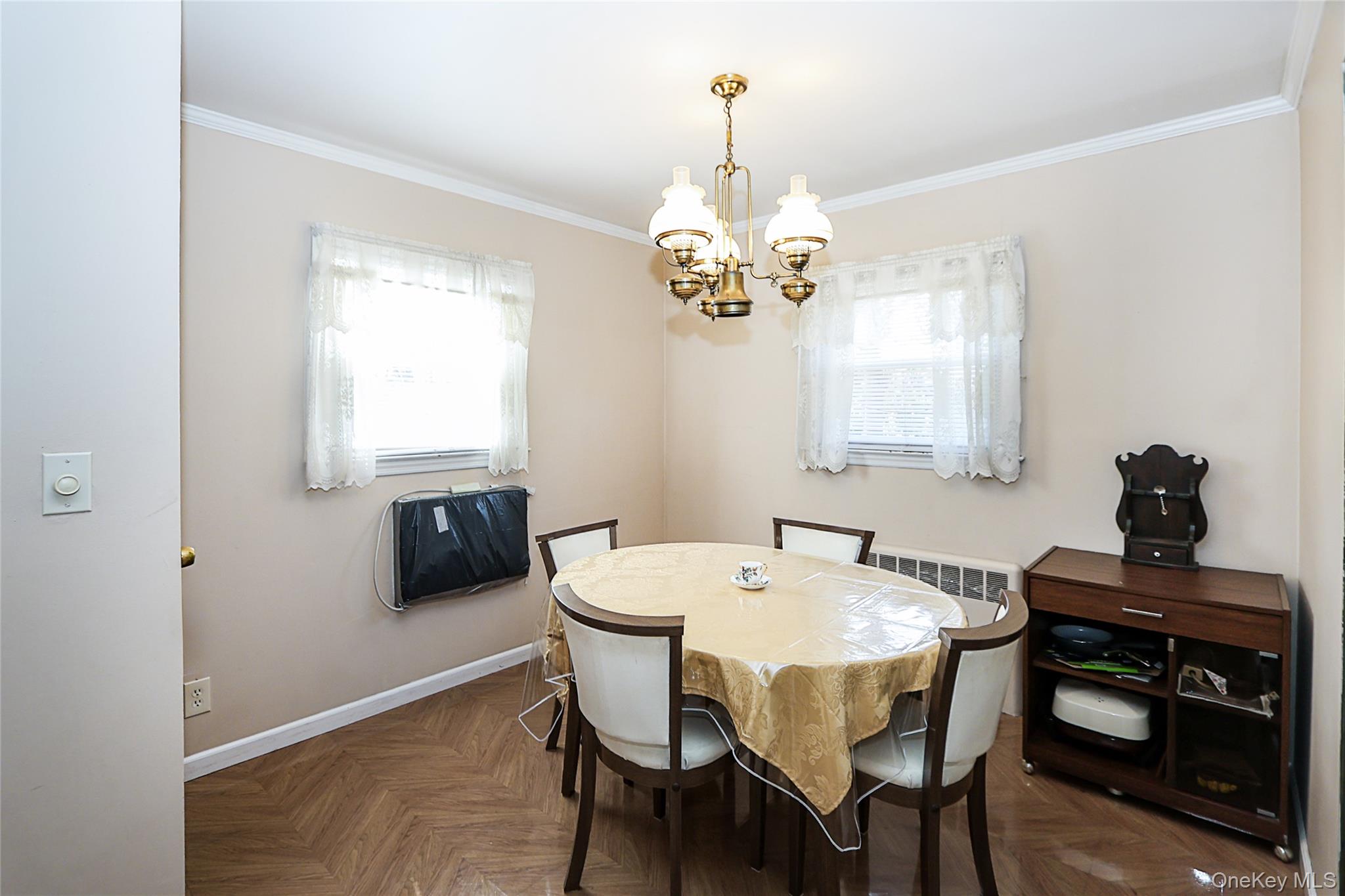 #8 photo, 11 Elton Street, নাসাউ কাউন্টি Westbury , NY 11590