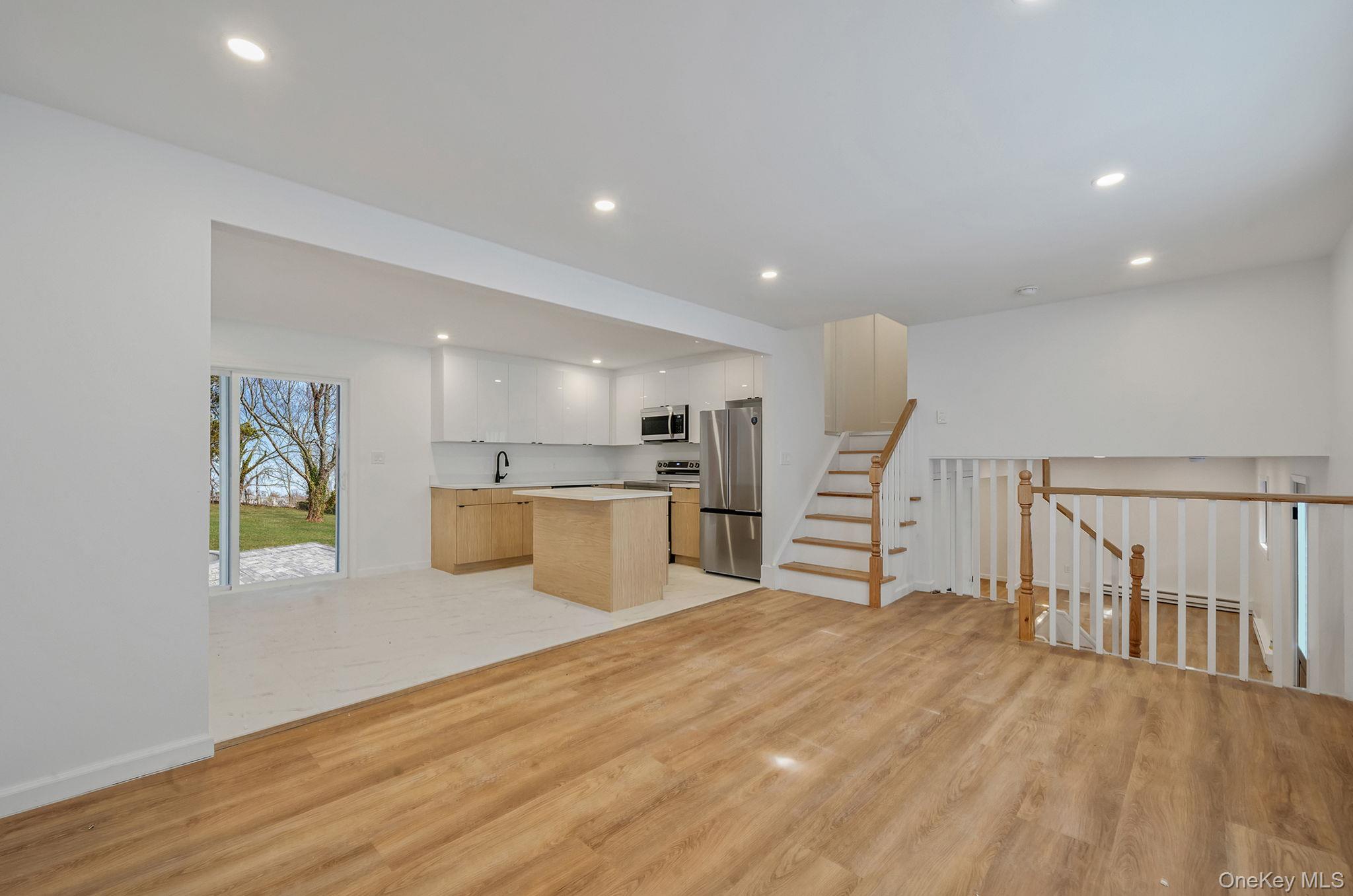 #3 photo, 28 Nadel Drive, সাফোক কাউন্টি Riverhead , NY 11901