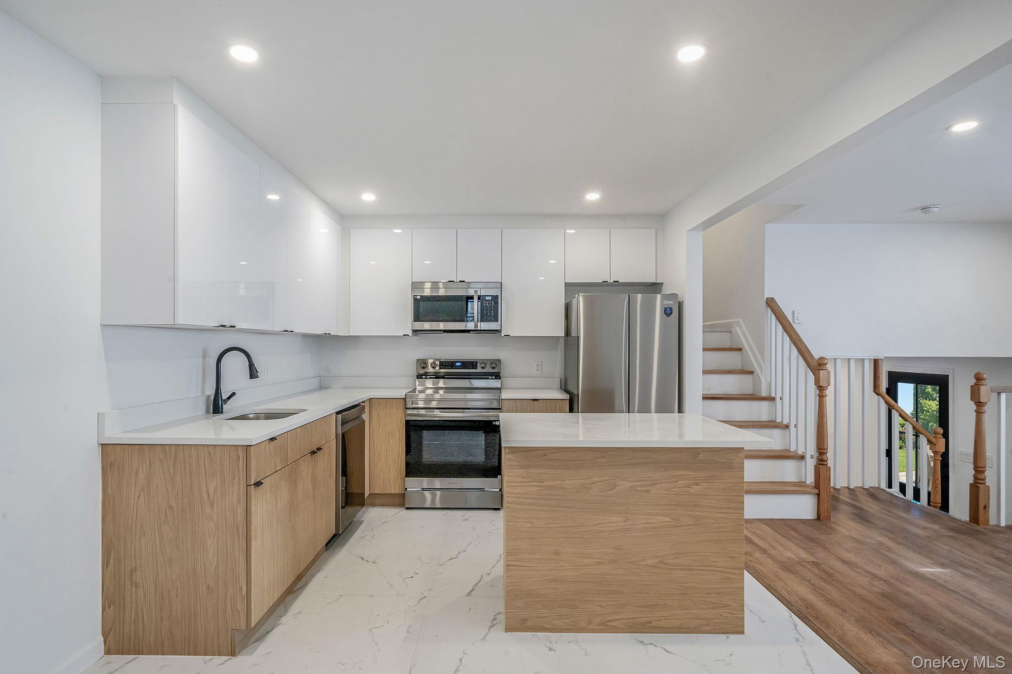 #4 photo, 28 Nadel Drive, সাফোক কাউন্টি Riverhead , NY 11901