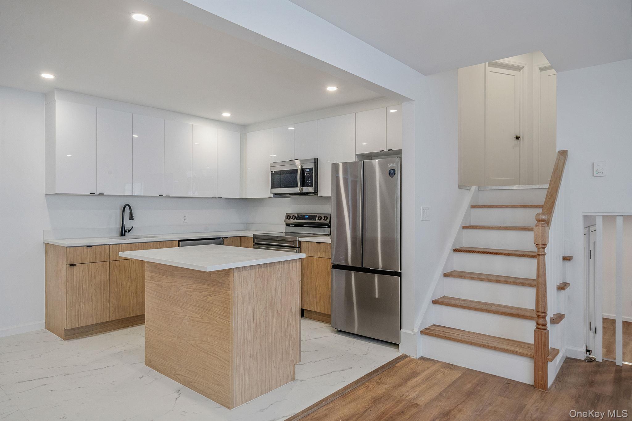 #5 photo, 28 Nadel Drive, সাফোক কাউন্টি Riverhead , NY 11901