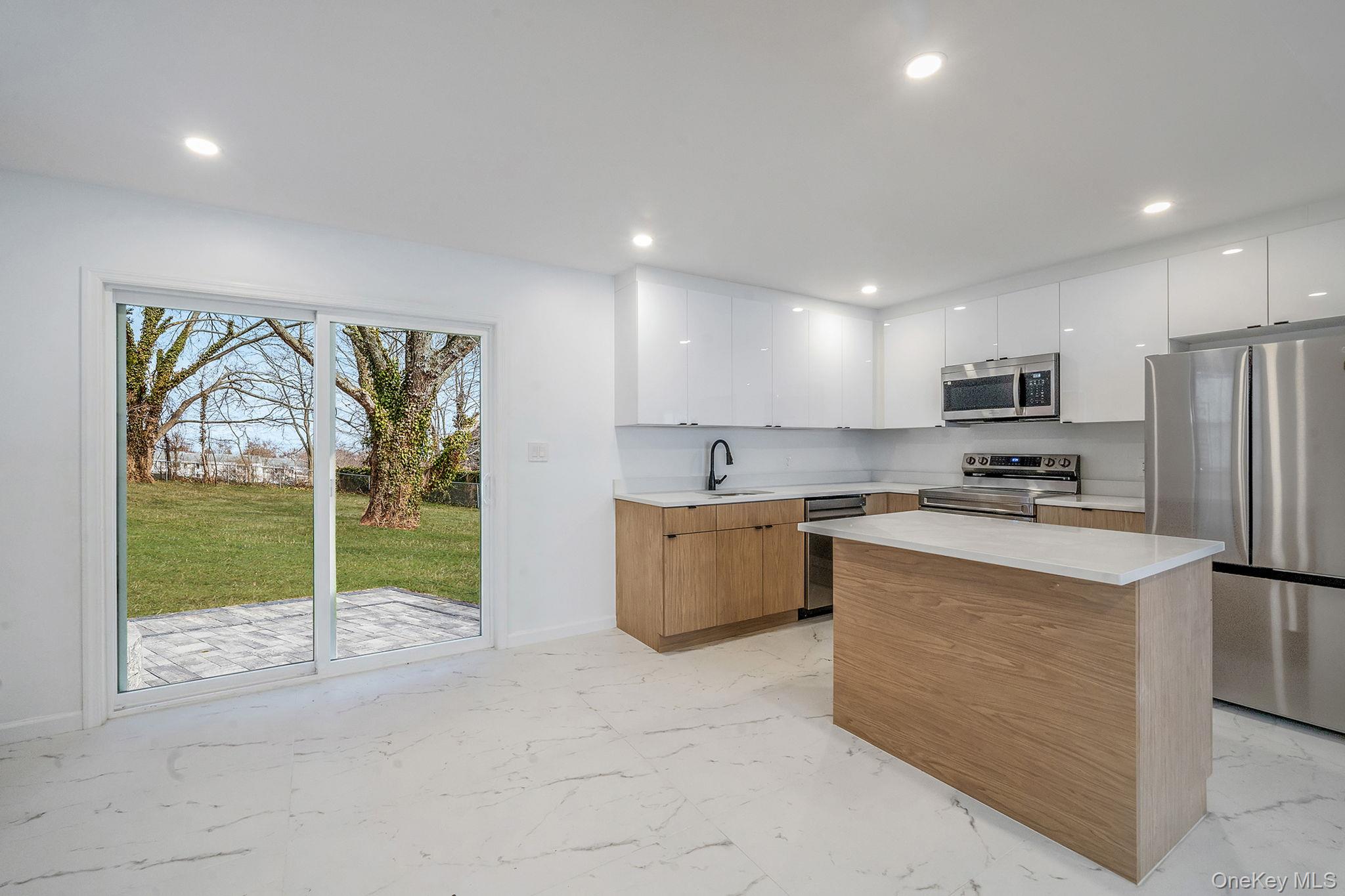 #6 photo, 28 Nadel Drive, সাফোক কাউন্টি Riverhead , NY 11901