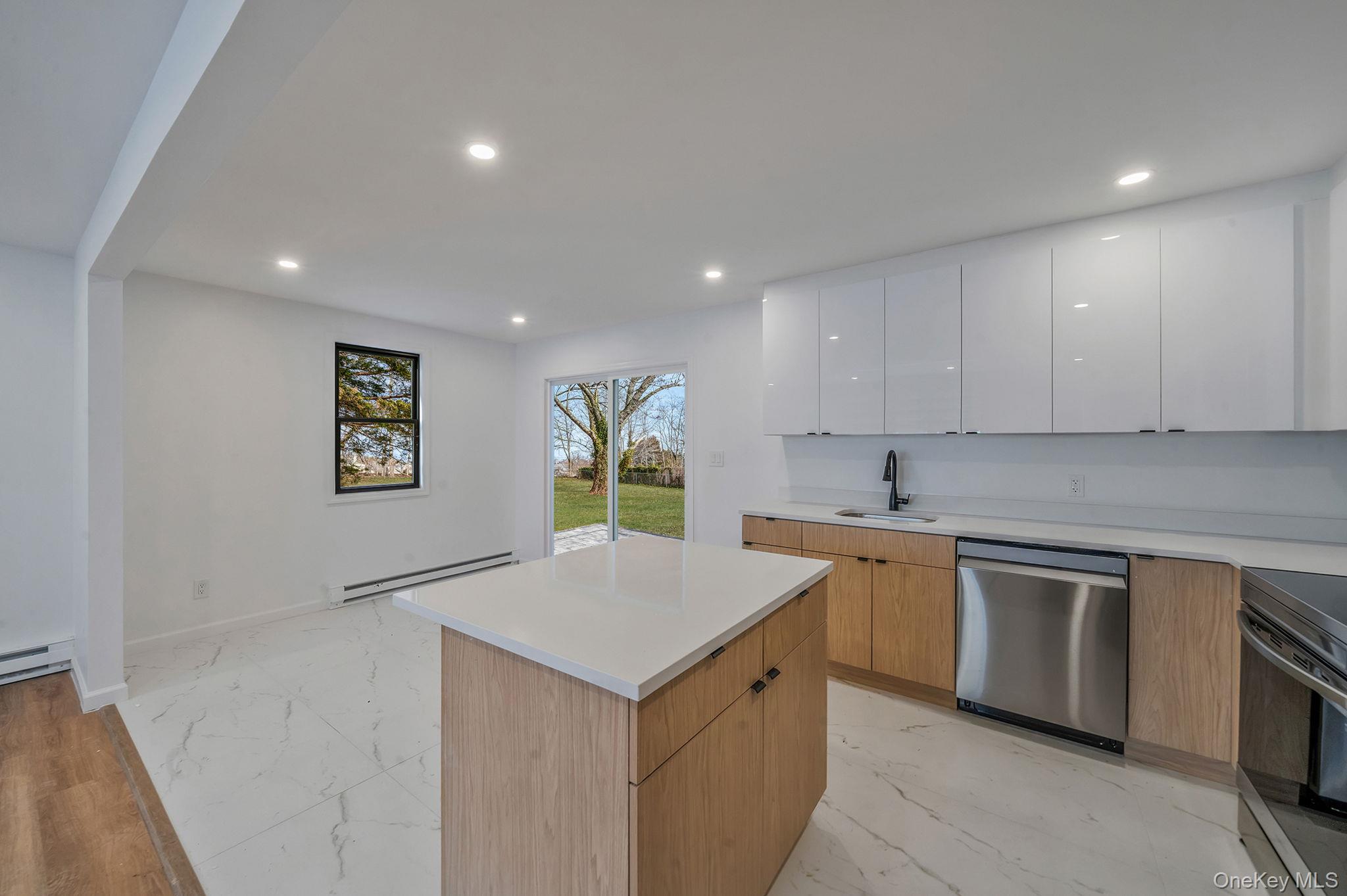 #8 photo, 28 Nadel Drive, সাফোক কাউন্টি Riverhead , NY 11901