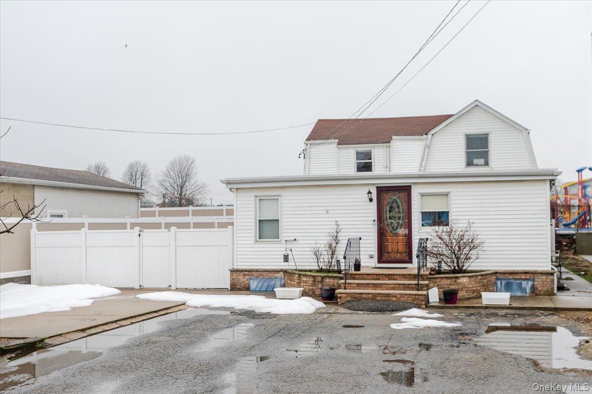 #1 photo, 227 Doughty Boulevard, מחוז נסאו Inwood , NY 11096