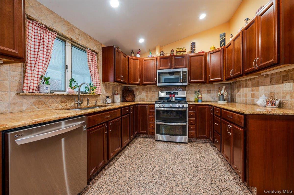 #6 photo, 227 Doughty Boulevard, מחוז נסאו Inwood , NY 11096