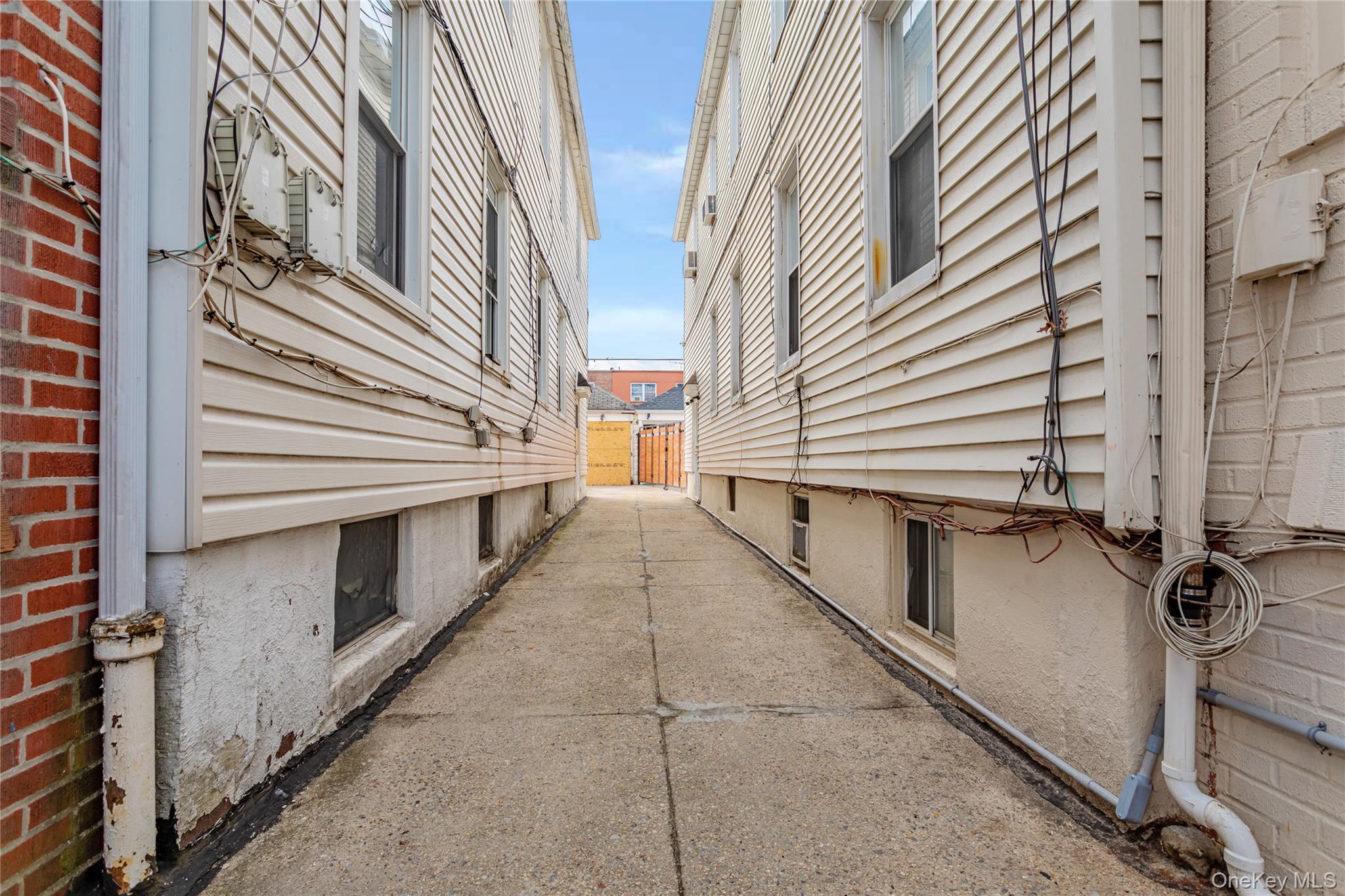 #2 photo, 968 E 48th Street, 브루클린 Brooklyn , NY 11203