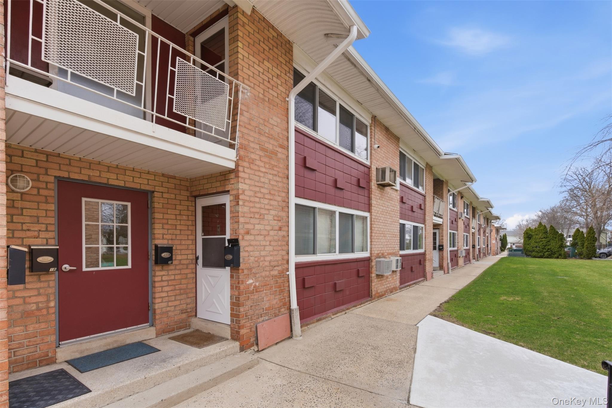 #1 photo, 400 Fulton Street, Farmingdale , NY 11735