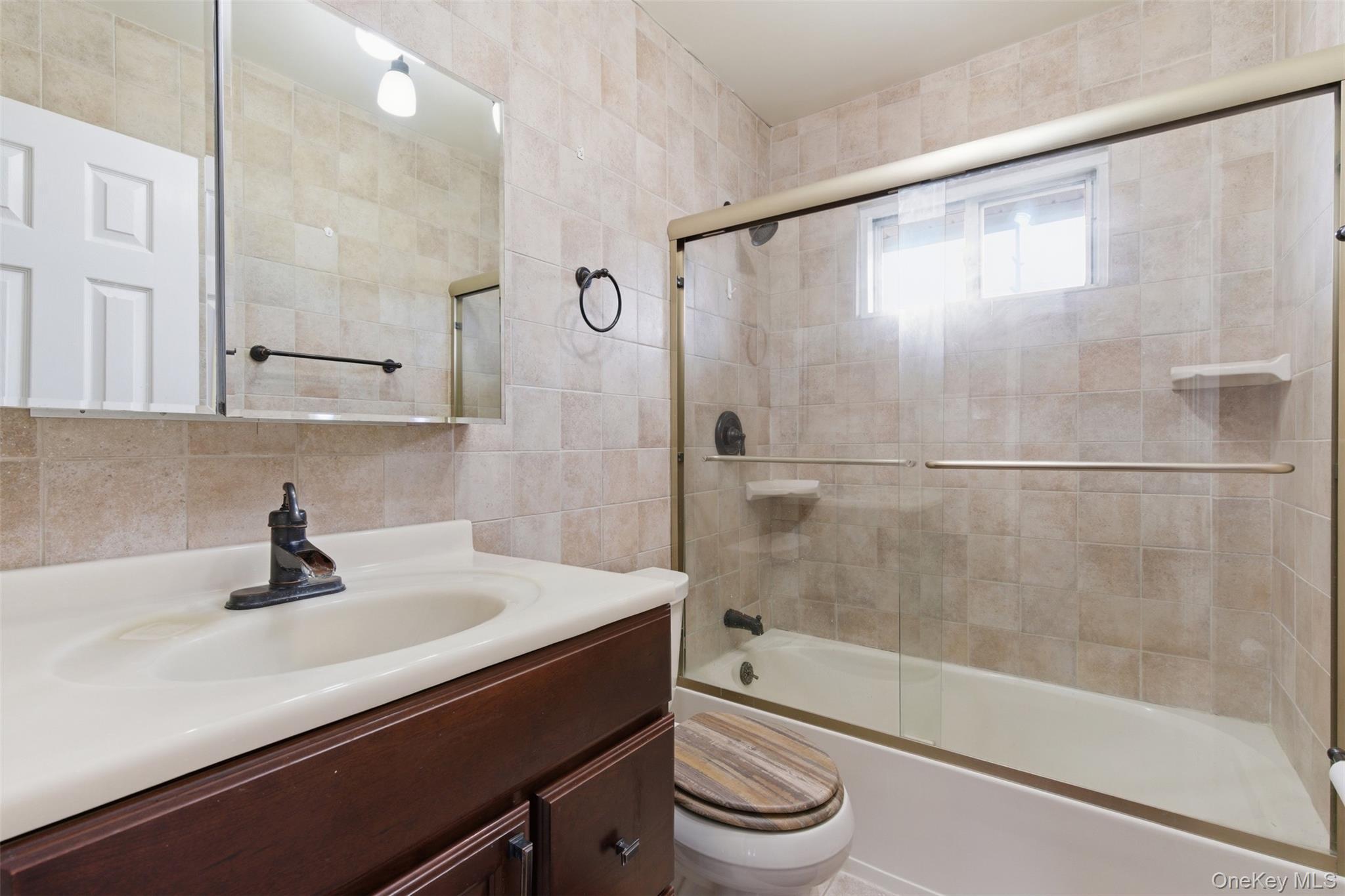 #10 photo, 400 Fulton Street, Farmingdale , NY 11735