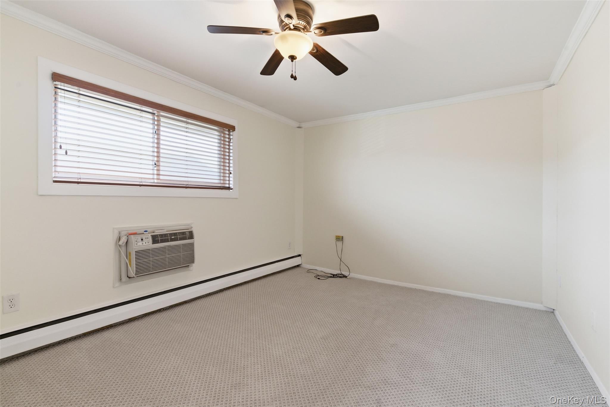 #11 photo, 400 Fulton Street, Farmingdale , NY 11735