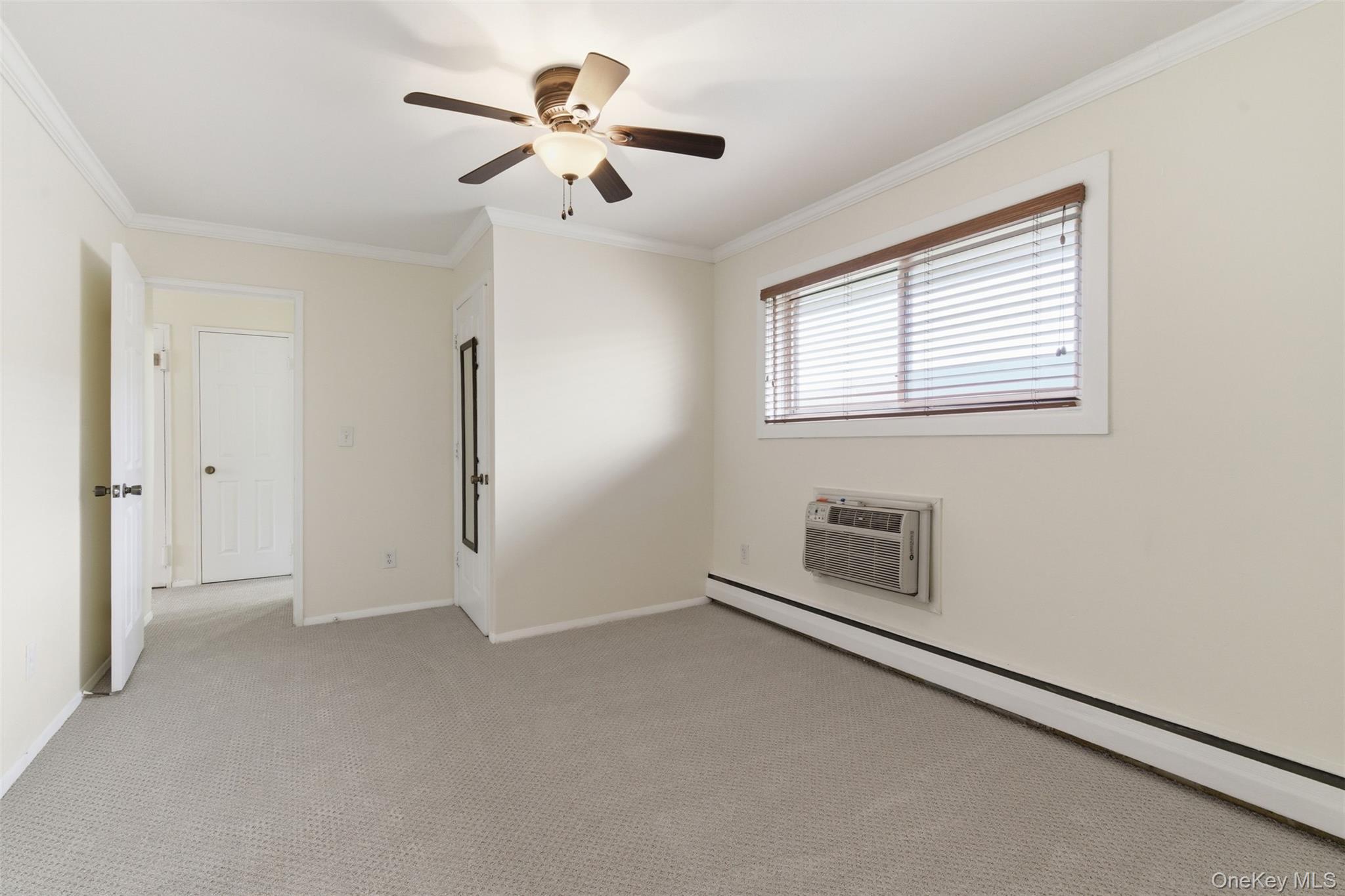 #12 photo, 400 Fulton Street, Farmingdale , NY 11735