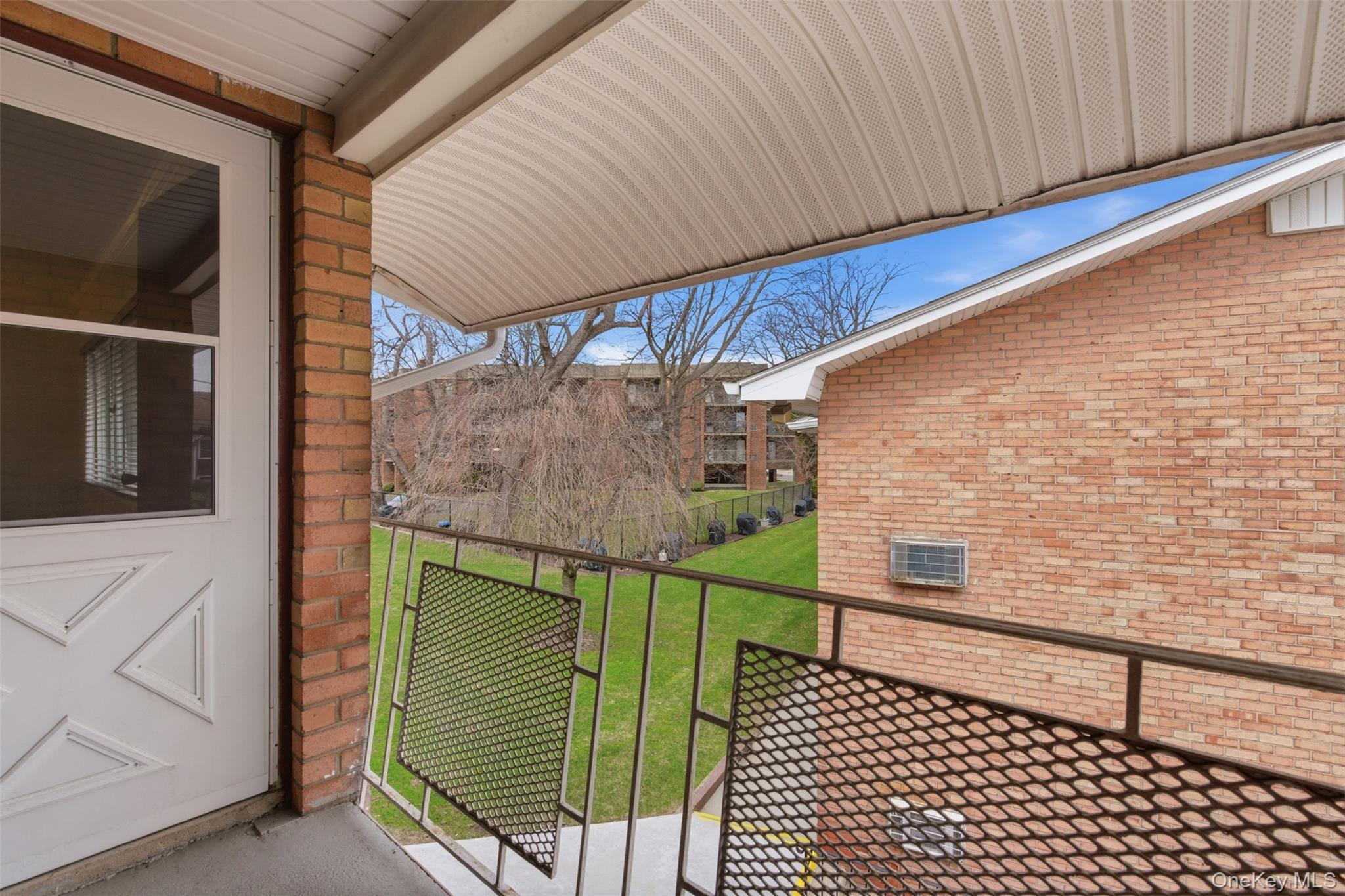 #14 photo, 400 Fulton Street, Farmingdale , NY 11735