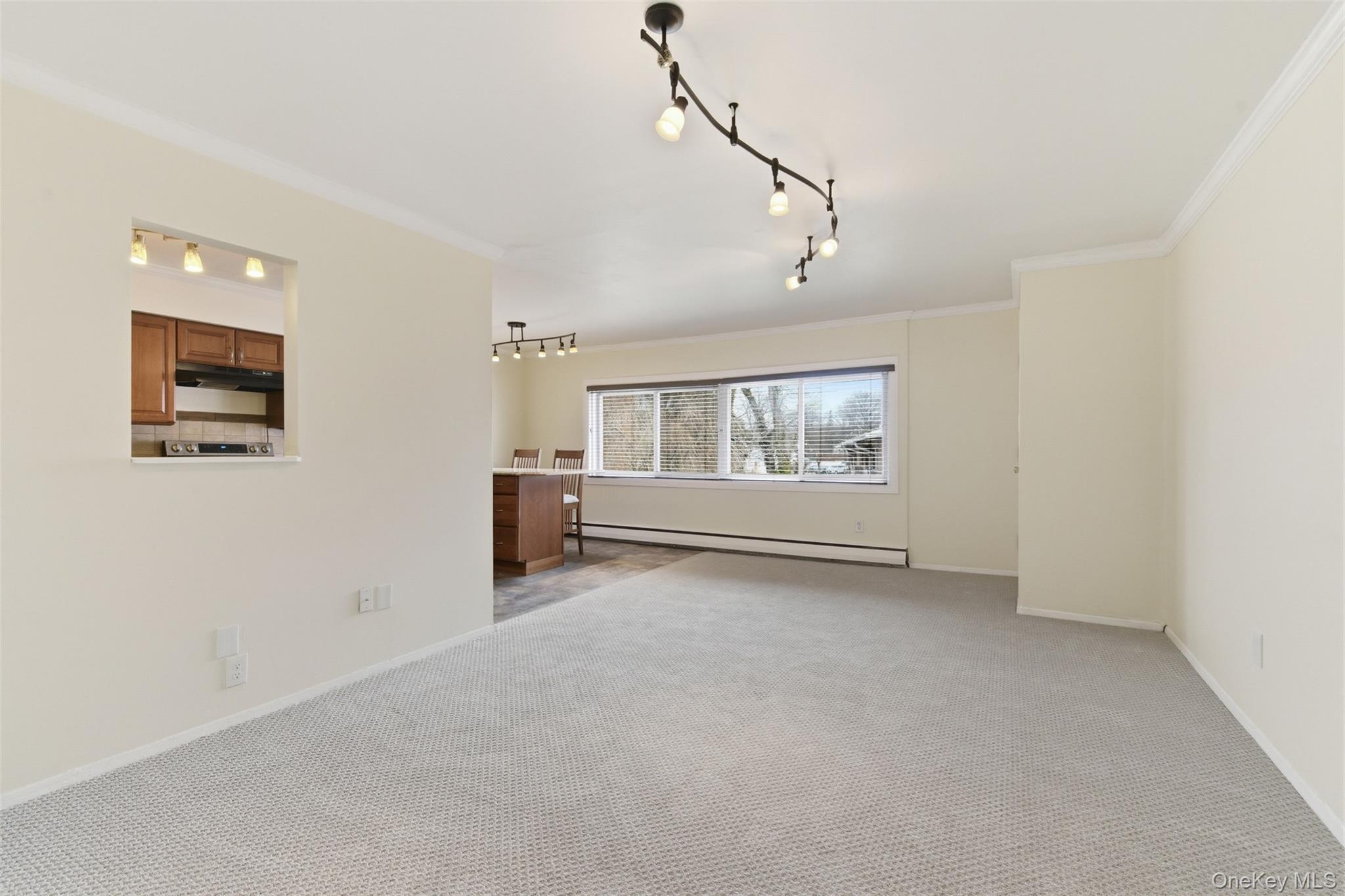 #4 photo, 400 Fulton Street, Farmingdale , NY 11735