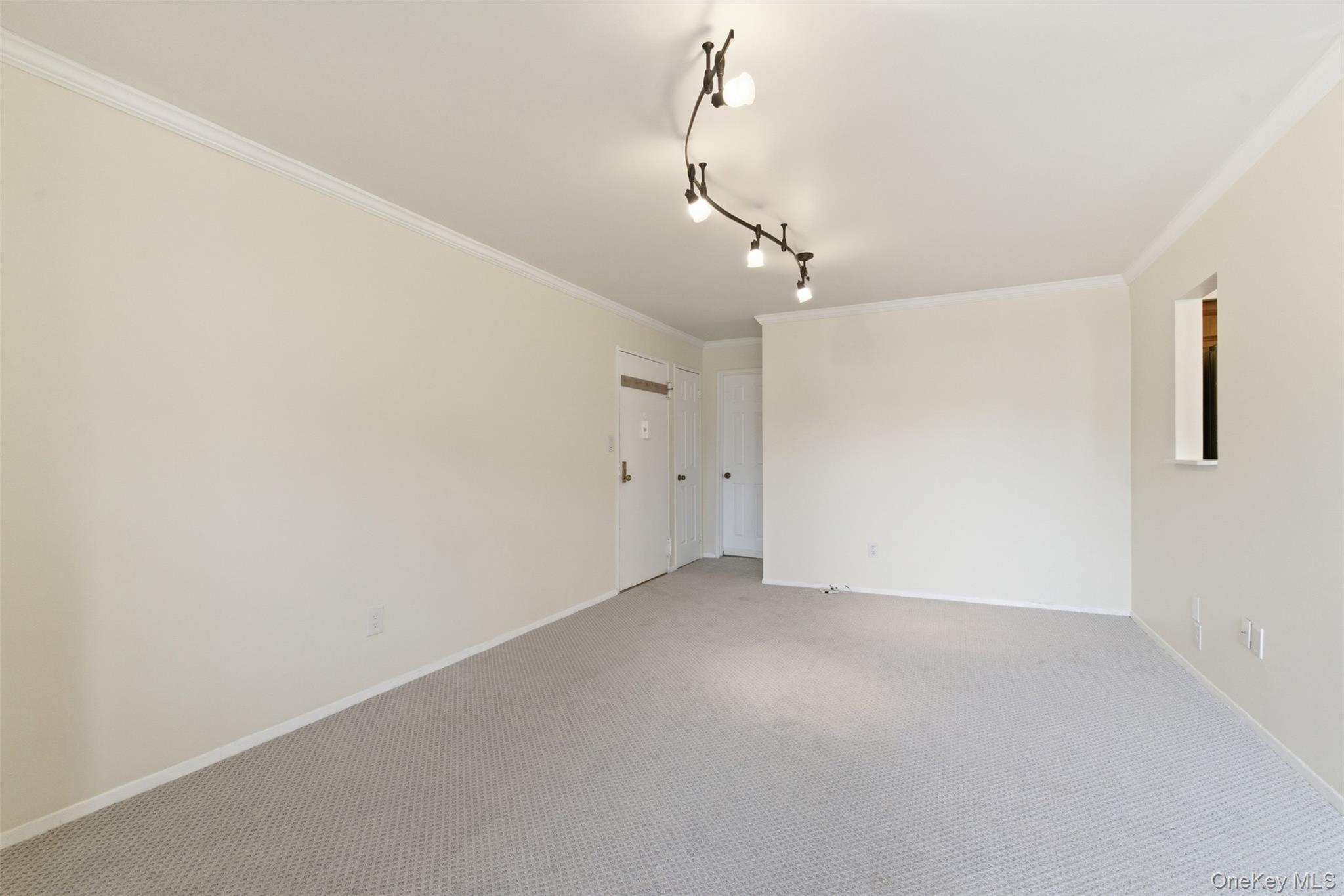 #5 photo, 400 Fulton Street, Farmingdale , NY 11735