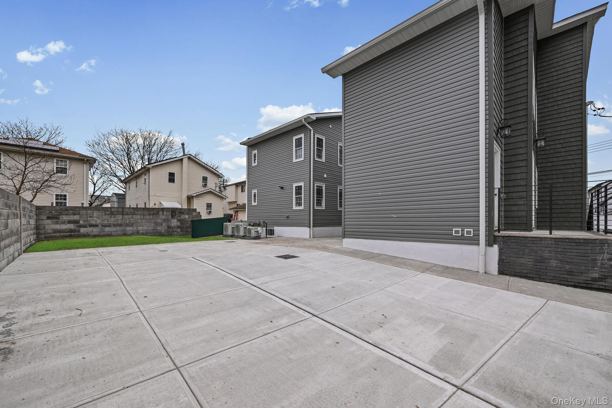 #3 photo, 160-15 118th Road, Jamaica South , NY 11434