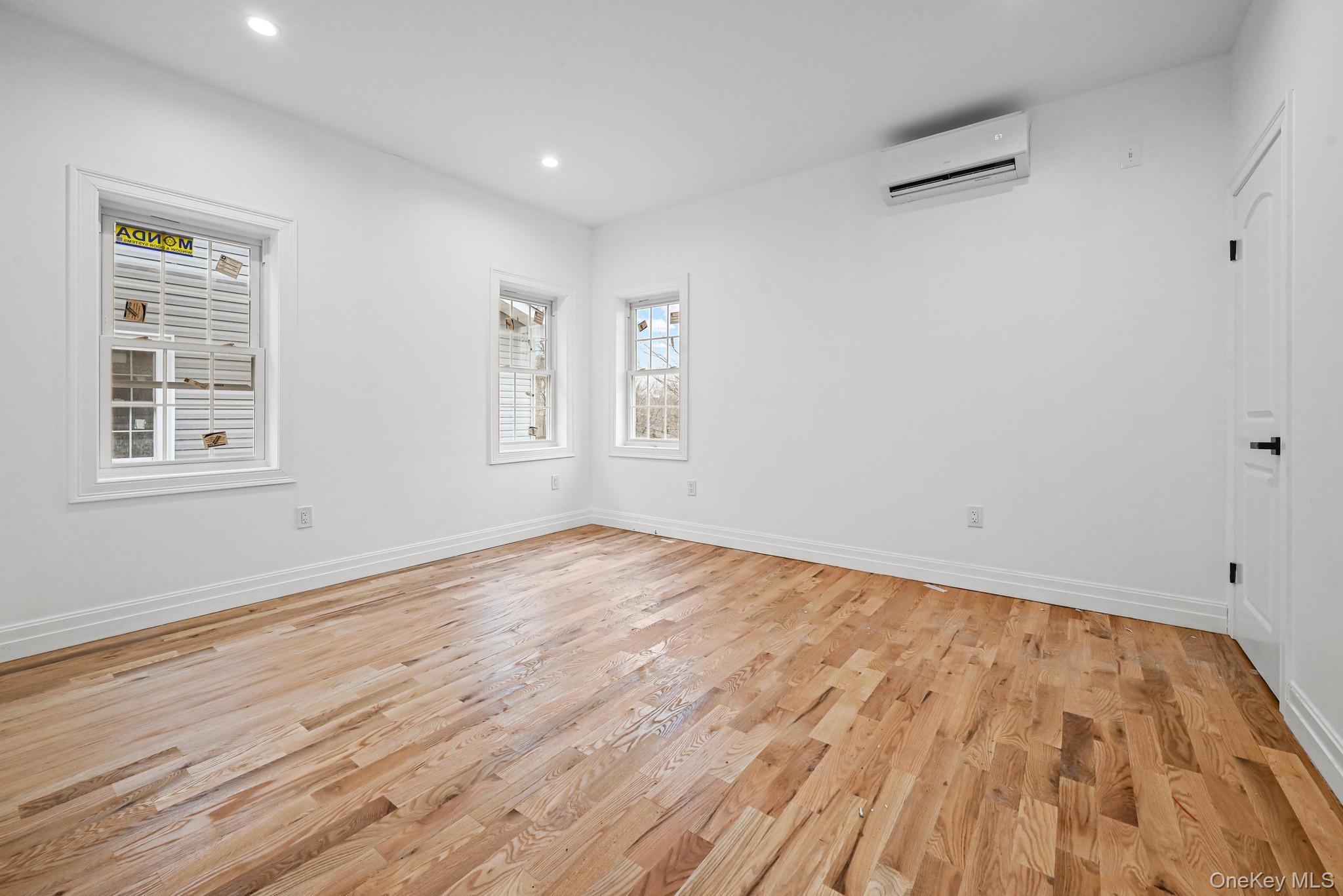 #8 photo, 160-15 118th Road, Jamaica South , NY 11434