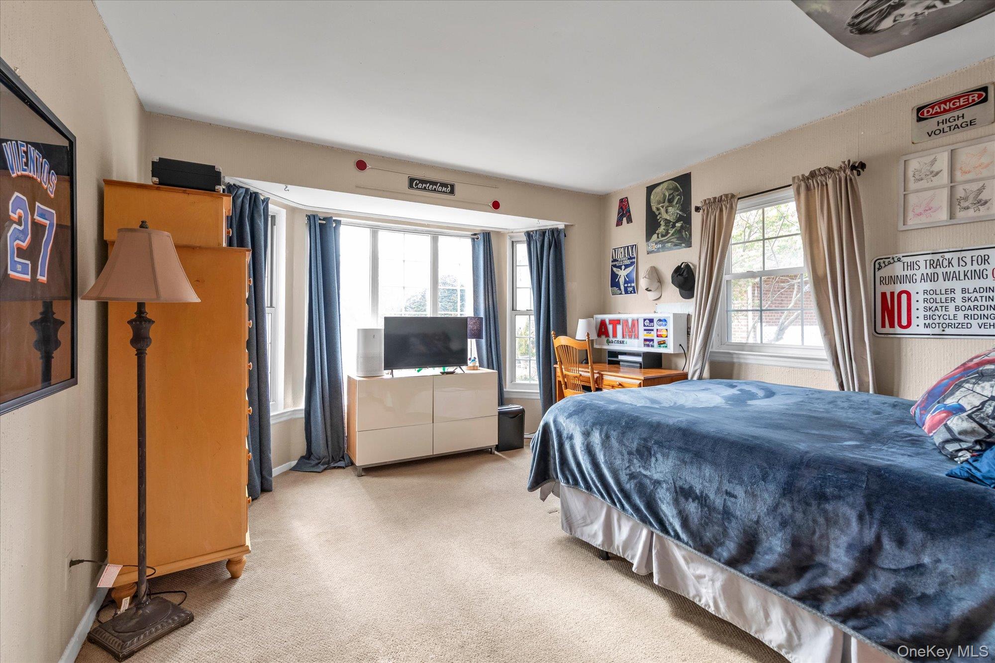 #13 photo, 654 Oakwood Court, নাসাউ কাউন্টি Westbury , NY 11590