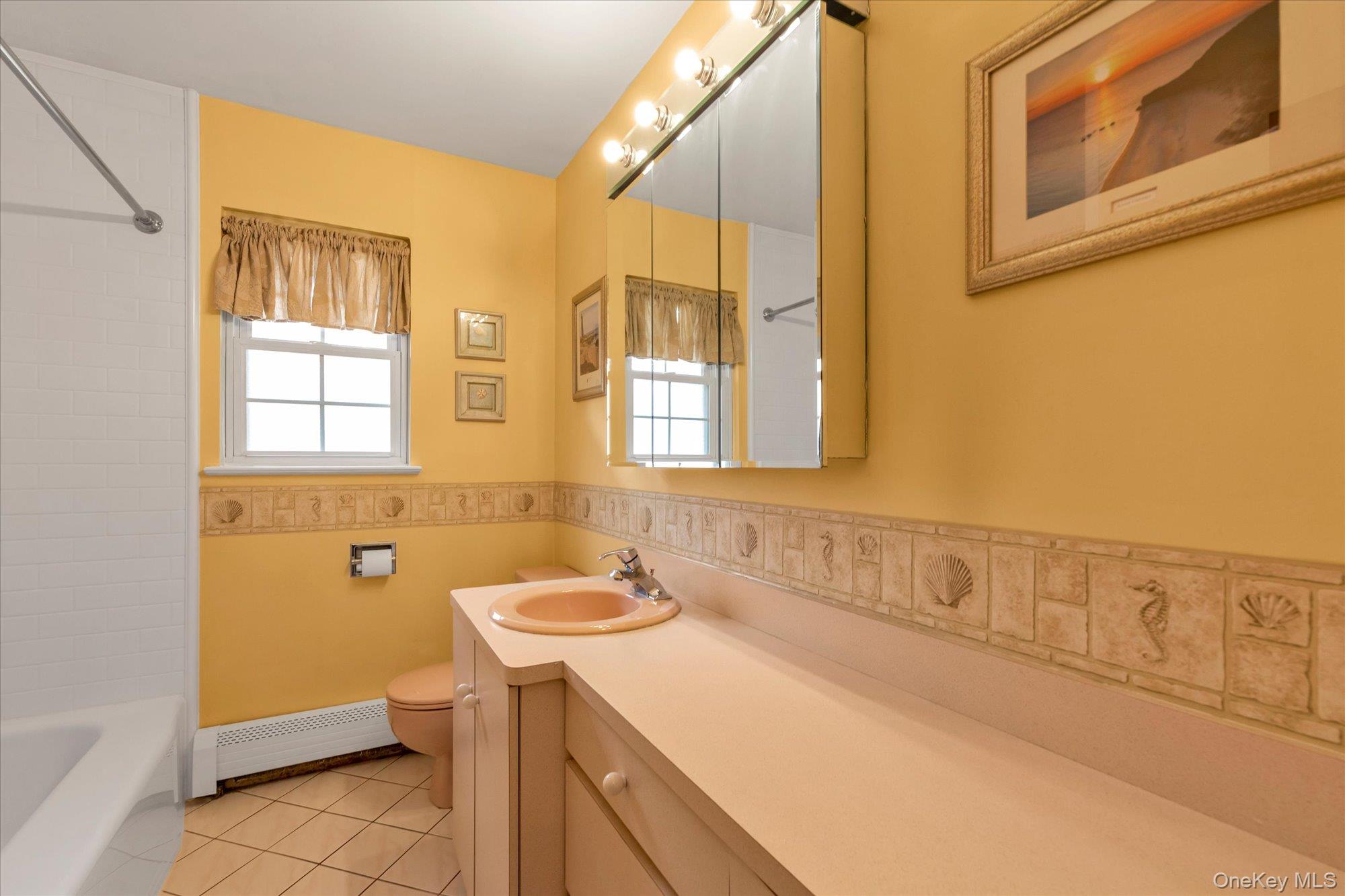 #15 photo, 654 Oakwood Court, নাসাউ কাউন্টি Westbury , NY 11590