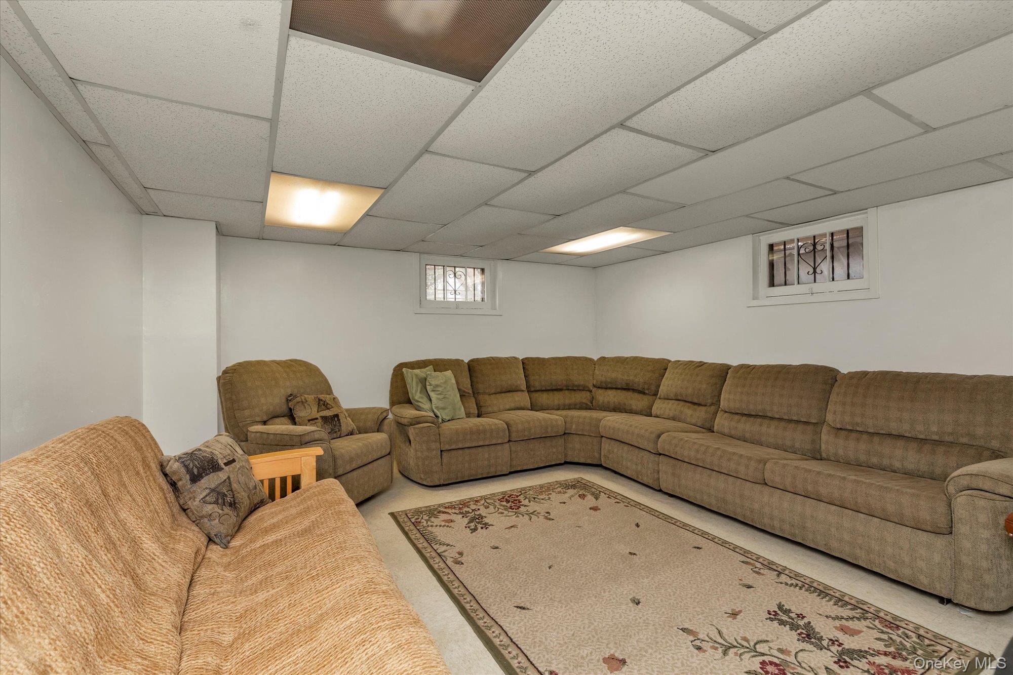 #16 photo, 654 Oakwood Court, নাসাউ কাউন্টি Westbury , NY 11590