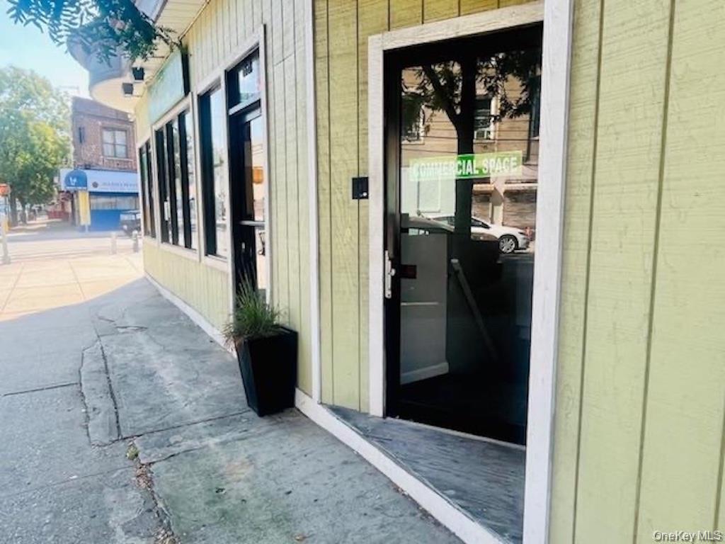 #1 photo, 116-28 Myrtle Avenue, কুইন্‌স Richmond Hill , NY 11418