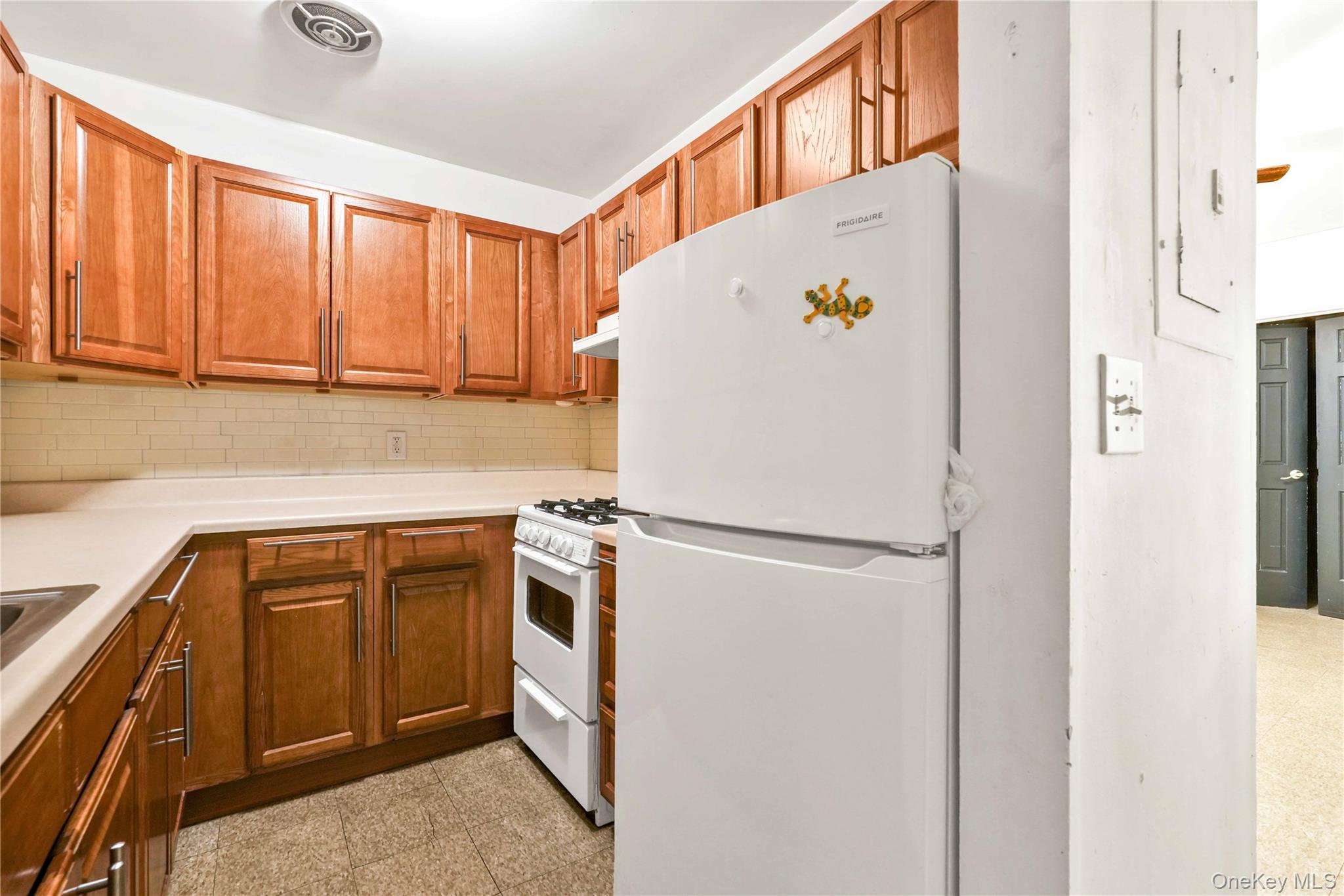 #5 photo, 1424 Astoria Boulevard, Astoria , NY 11102