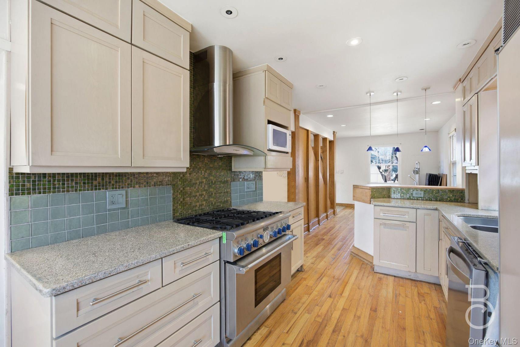 #10 photo, 94-11 70th Avenue, কুইন্‌স Forest Hills , NY 11375