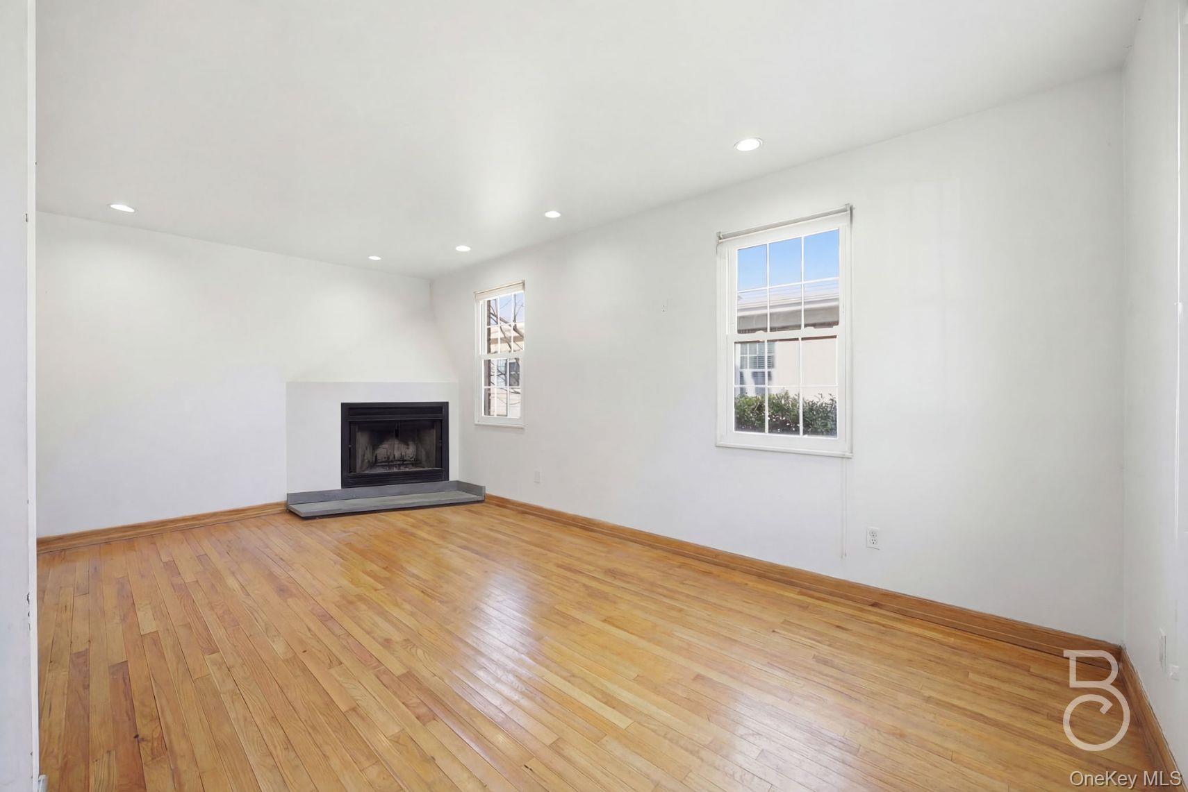 #20 photo, 94-11 70th Avenue, কুইন্‌স Forest Hills , NY 11375