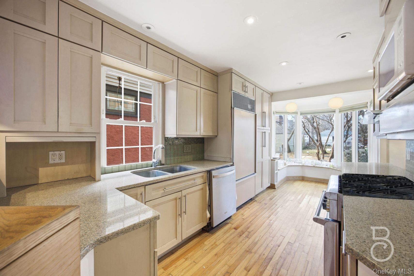 #9 photo, 94-11 70th Avenue, কুইন্‌স Forest Hills , NY 11375